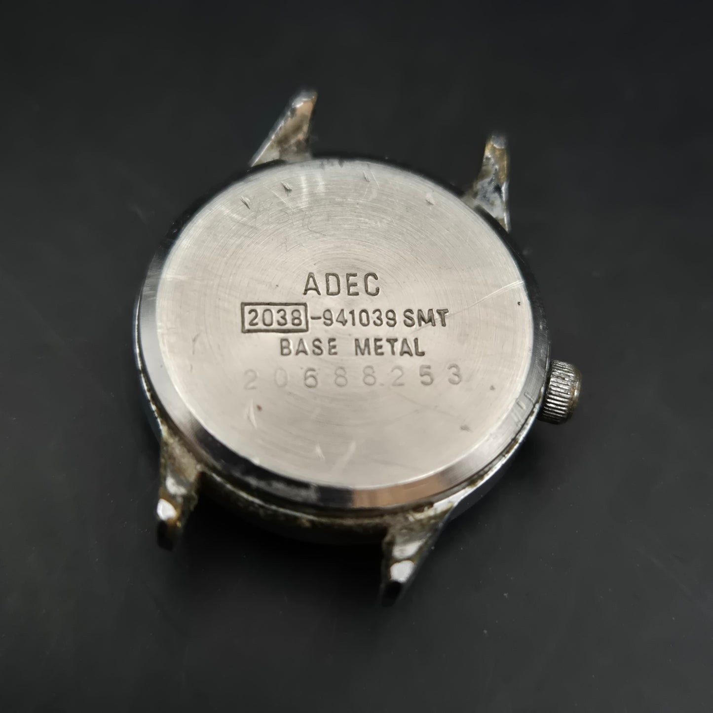 Klassische Adec Damen Uhr – Schlichtes Design mit Vintage-Charakter