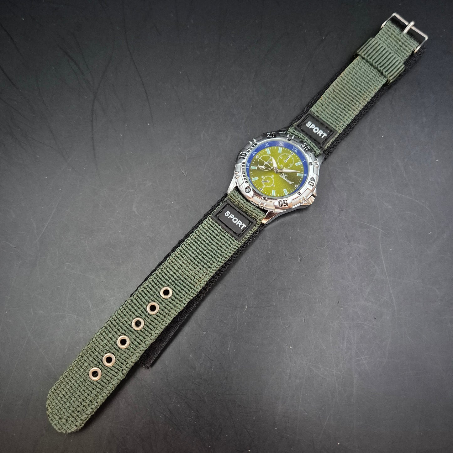 Sportliche Patrol Herren Uhr – Militärischer Look mit Stoffarmband