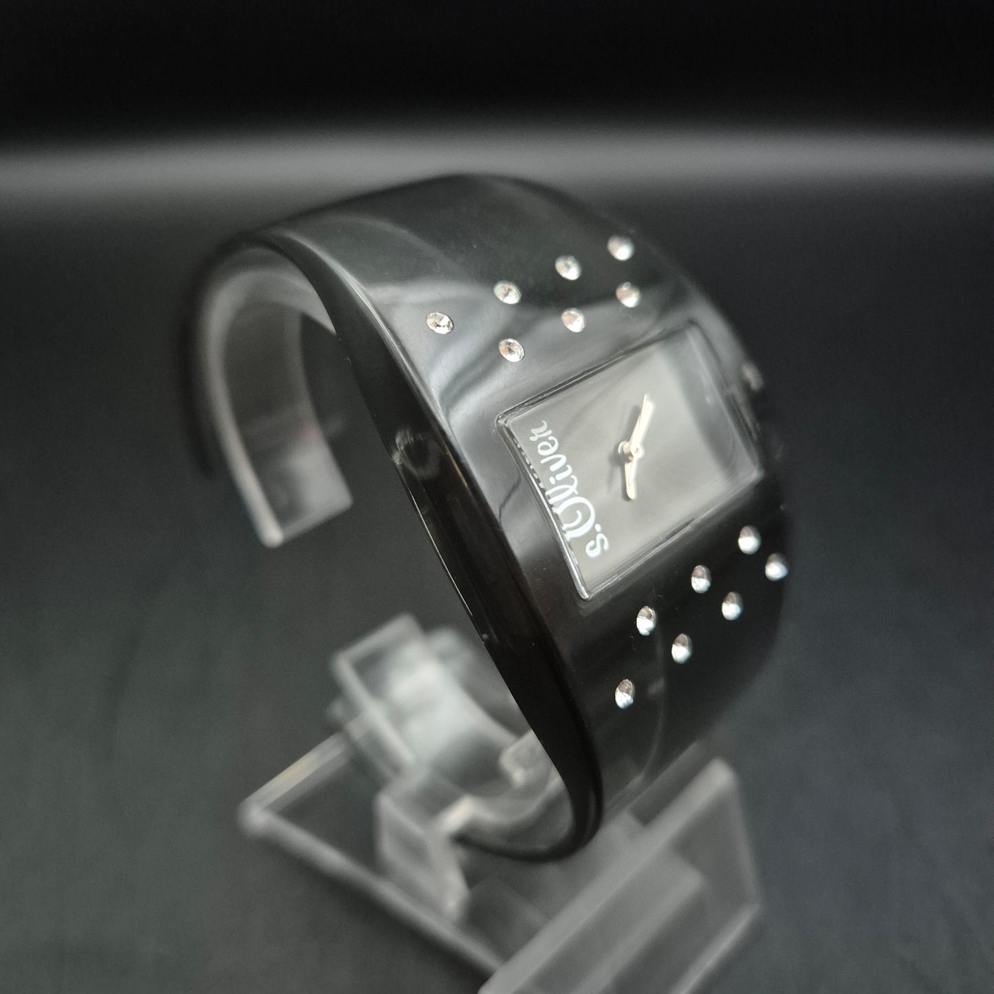 Trendige s.Oliver Damen Uhr – Schwarzes Design mit Strassakzenten