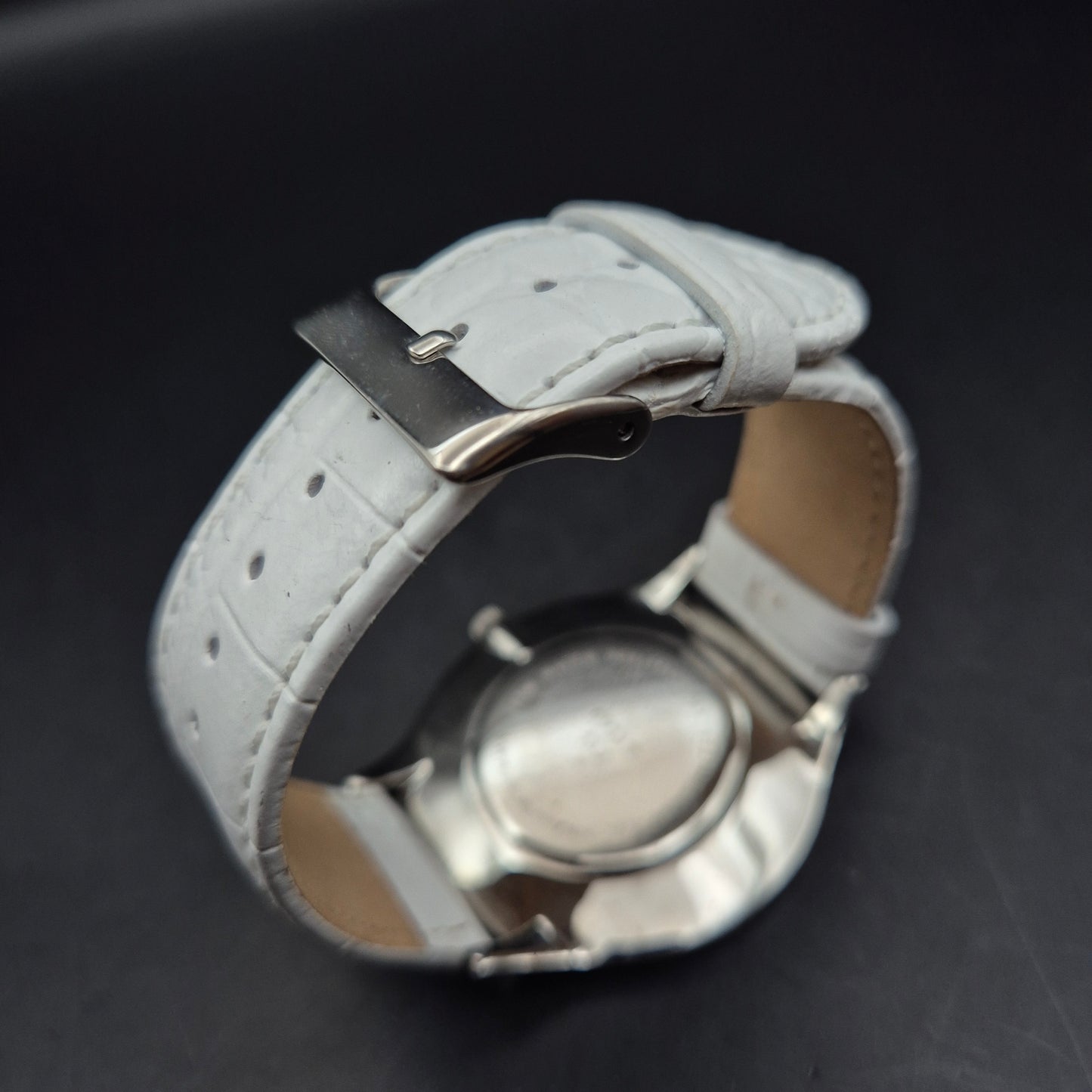 Prisma Damen Uhr – Elegantes Perlmutt-Zifferblatt mit Strassbesatz