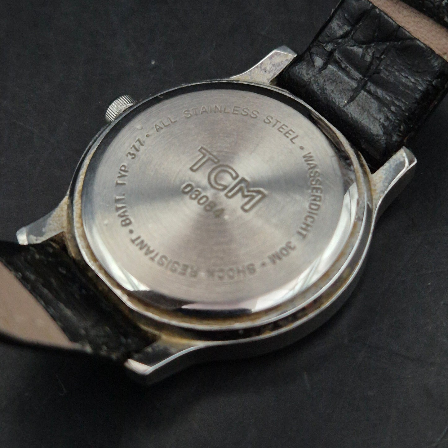 Minimalistische TCM Damen Uhr – Edelstahl Gehäuse, Lederarmband