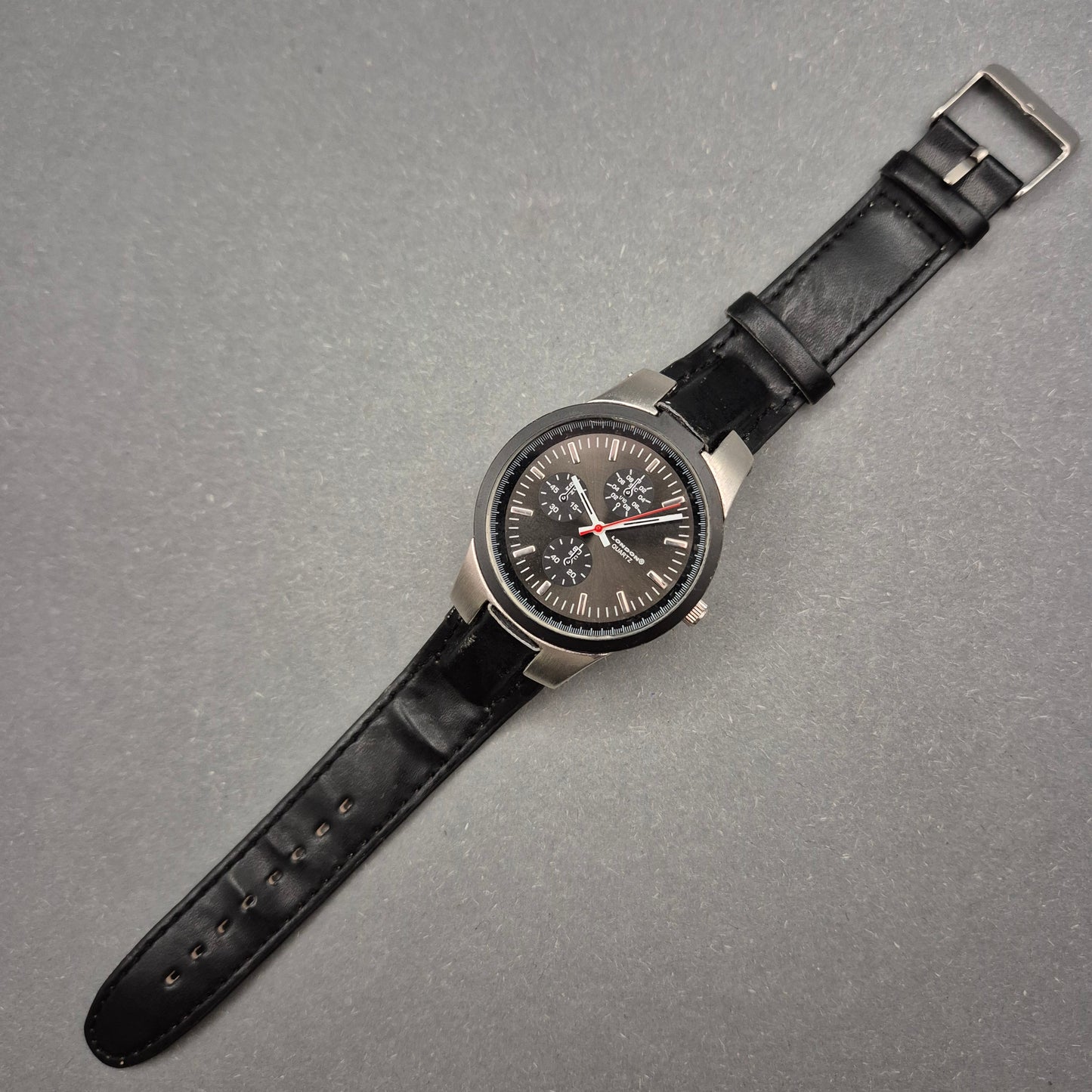 Sportliche Herren Uhr von London – Schwarzes Chronographen-Design