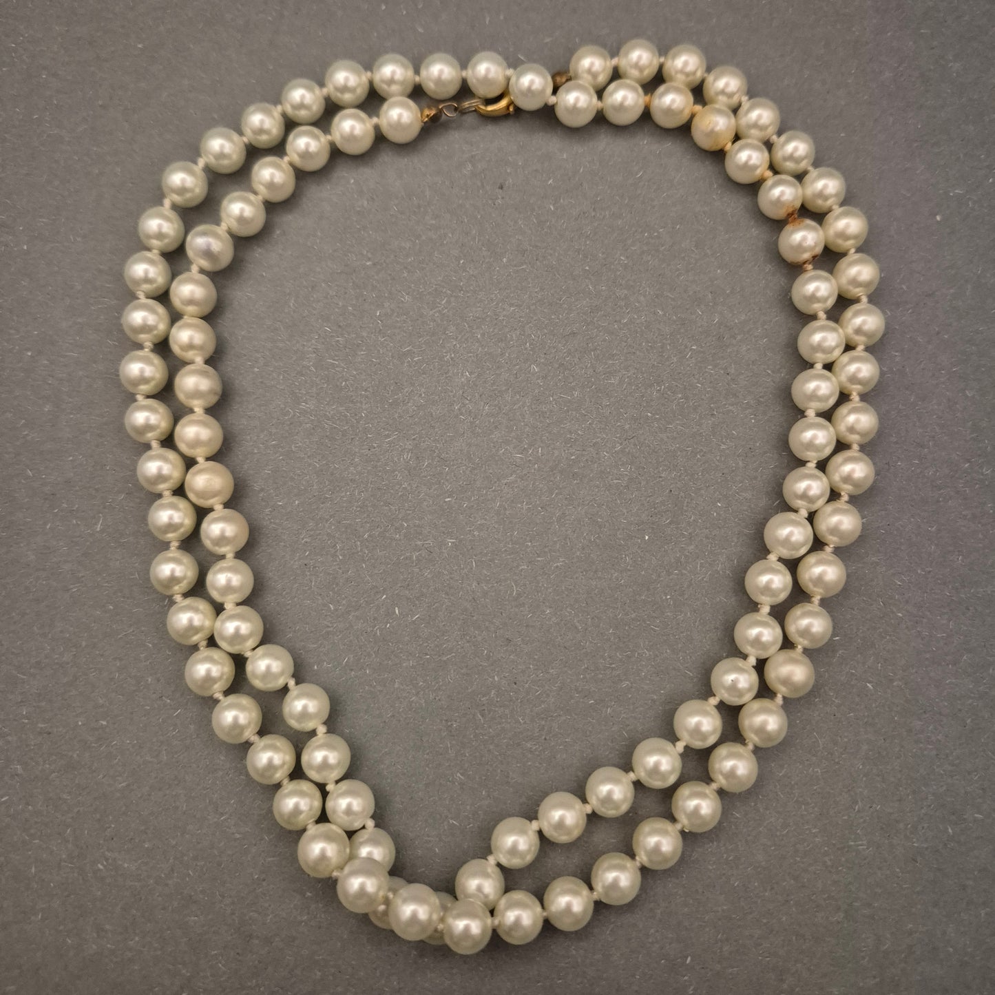 Klassische Doppel-Perlenkette – Zeitloser Vintage-Look