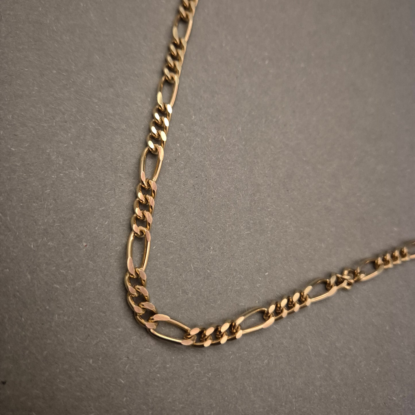 Klassische Figaro Halskette in warmer Goldoptik