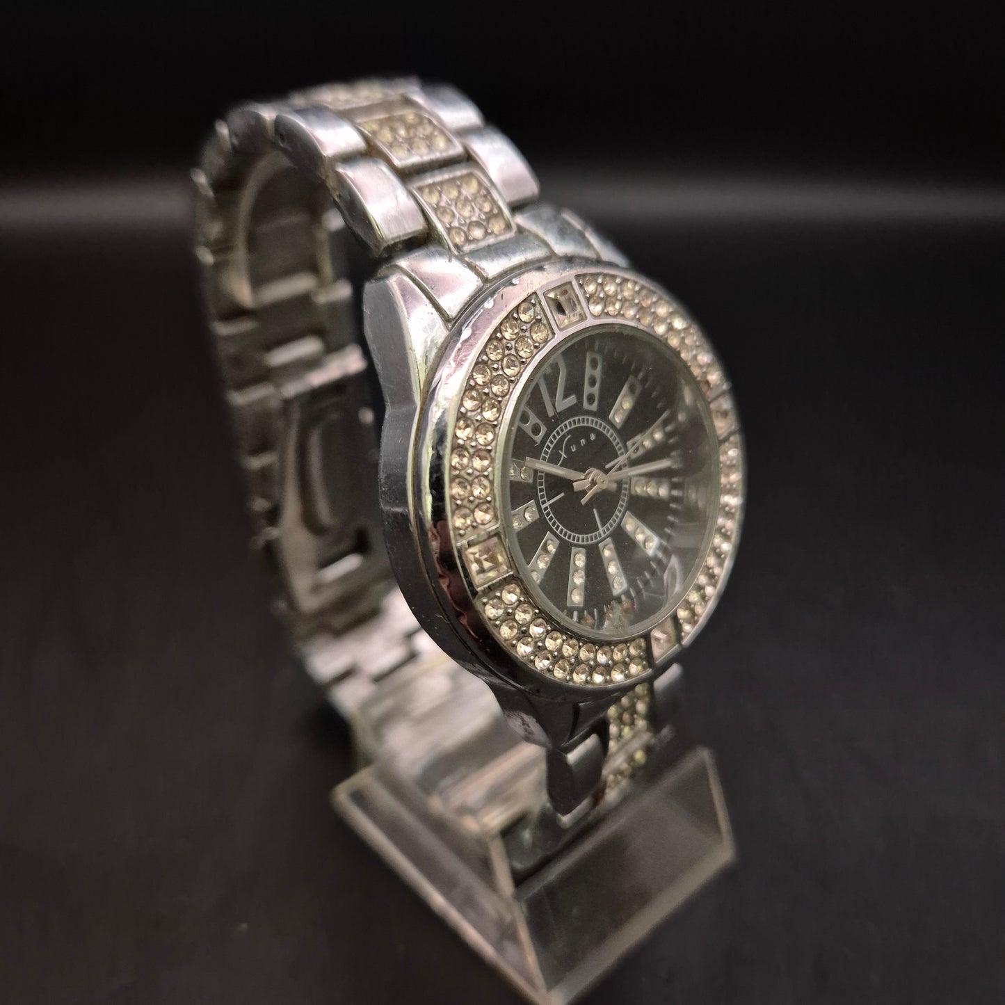 Glamouröse Damen Uhr Silber mit Strassbesatz und Gliederarmband