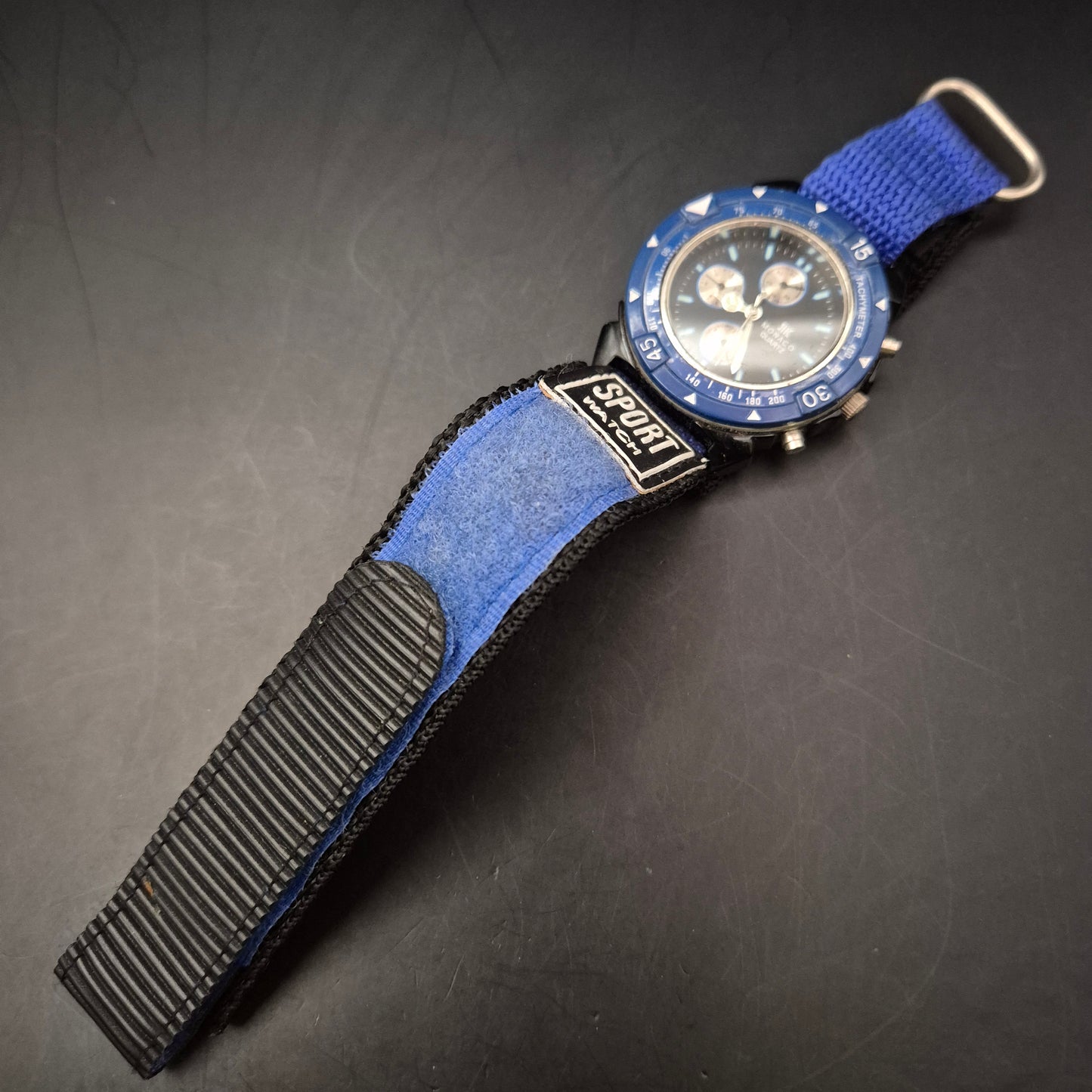 J.K. Monaco Sportuhr – Blaues Design mit Faux-Chronograph & Tachymeter