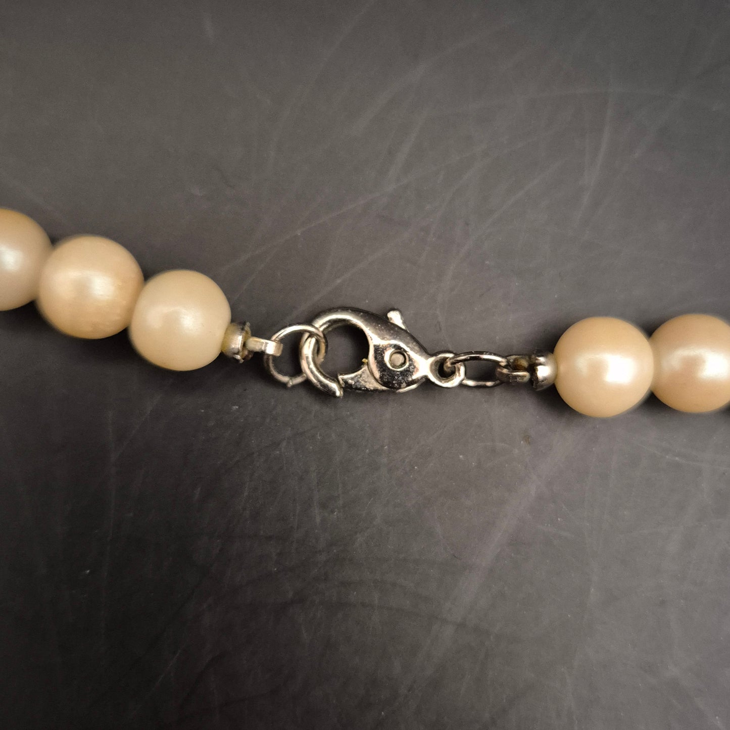 Klassische Damen Perlenkette – Elfenbeinfarbene Rundperlen