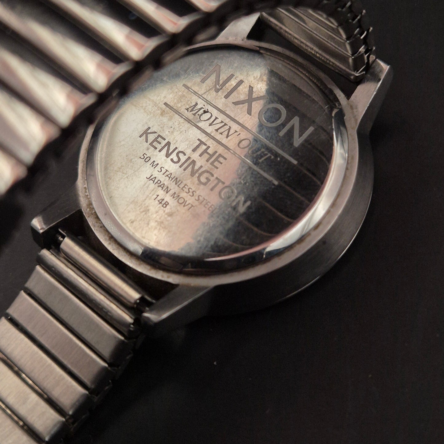 Nixon Herren Uhr Kensington – Edelstahl mit schwarzem Zifferblatt