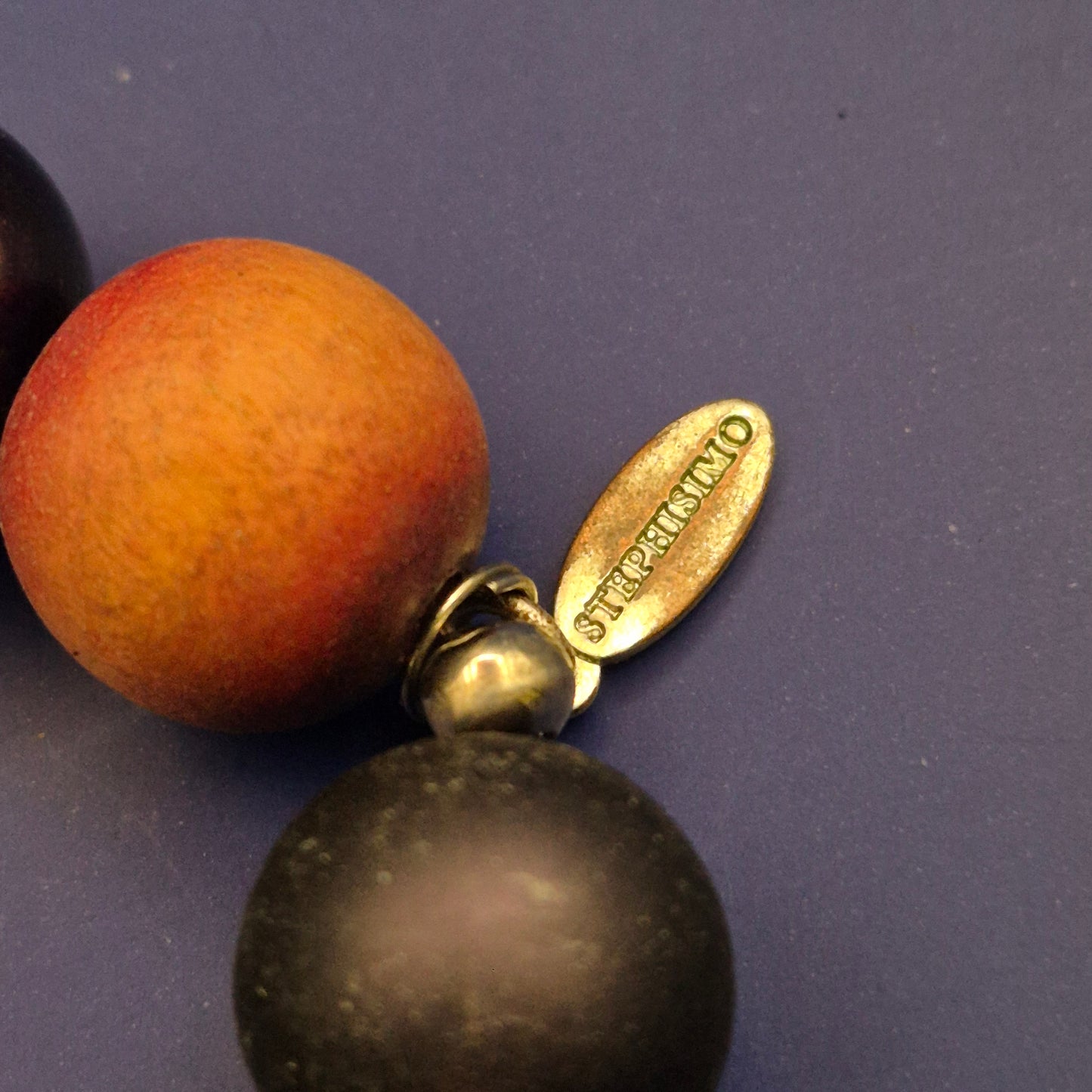 Elastisches Perlen-Armband – Lava, Holz & glänzende Kugeln