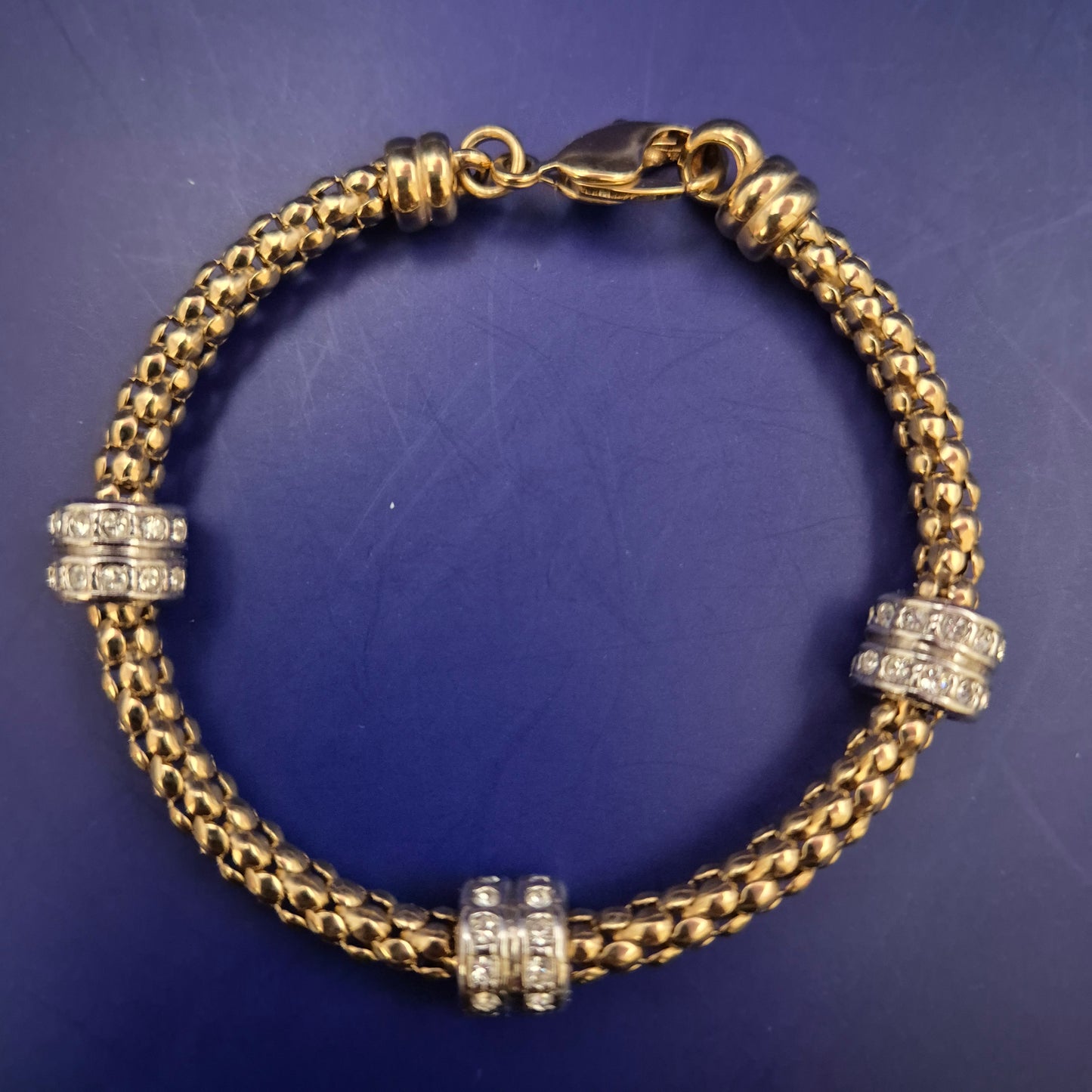 Vergoldetes Armband mit Strass-Elementen – Klassisch & Funkelnd