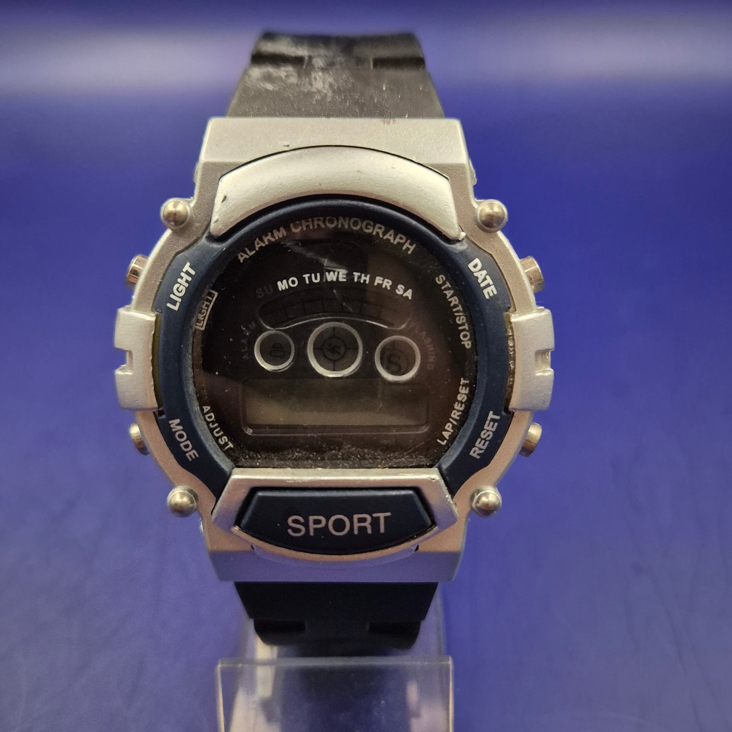 Robuste Sport Digital Herren Uhr – Dynamisches Design für Aktive