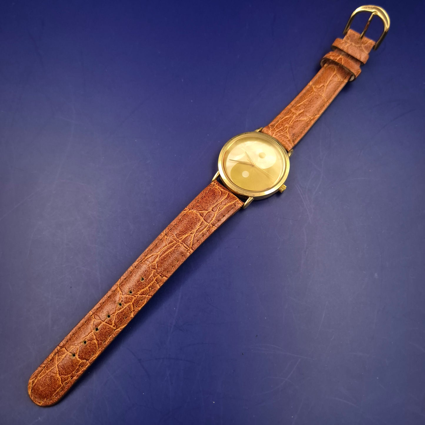 Originelle Damen Uhr mit Yin-Yang-Zifferblatt – Harmonisches Design