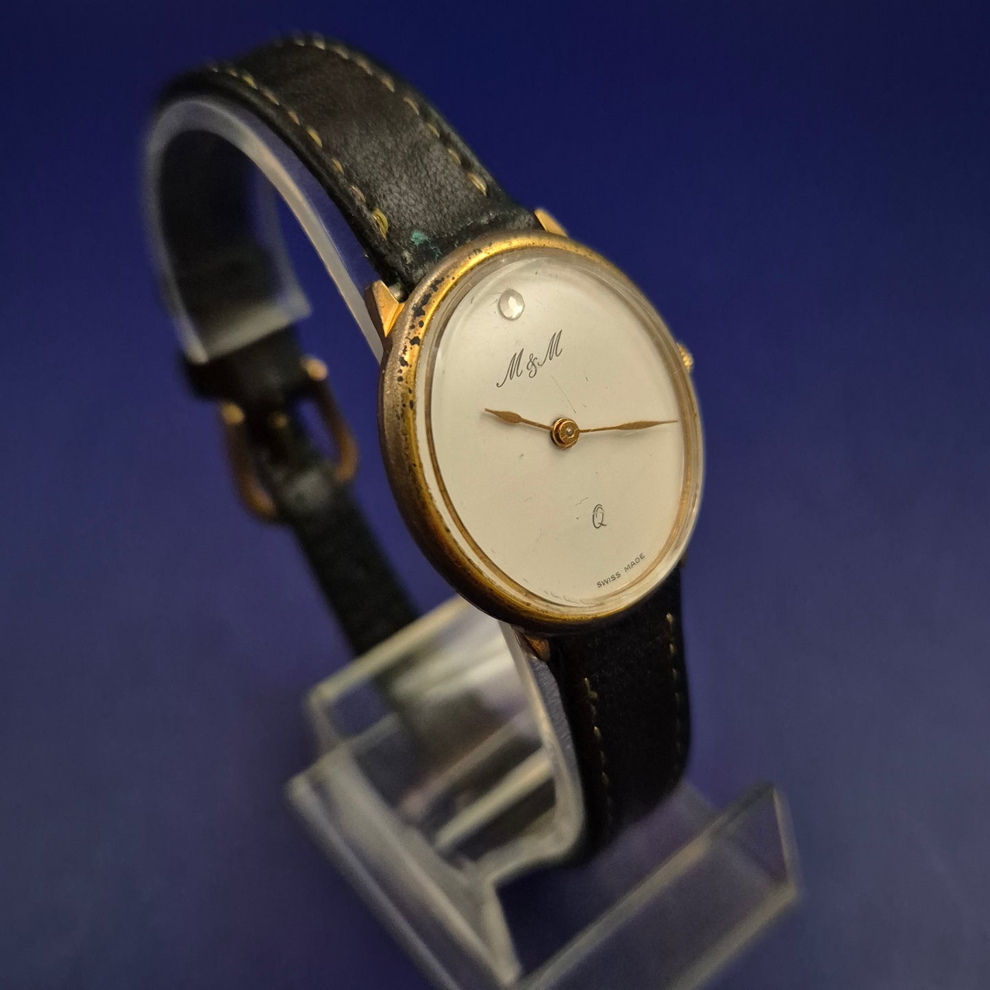 Elegante M&M Damen Uhr – Klassisches Gold Design mit Lederarmband