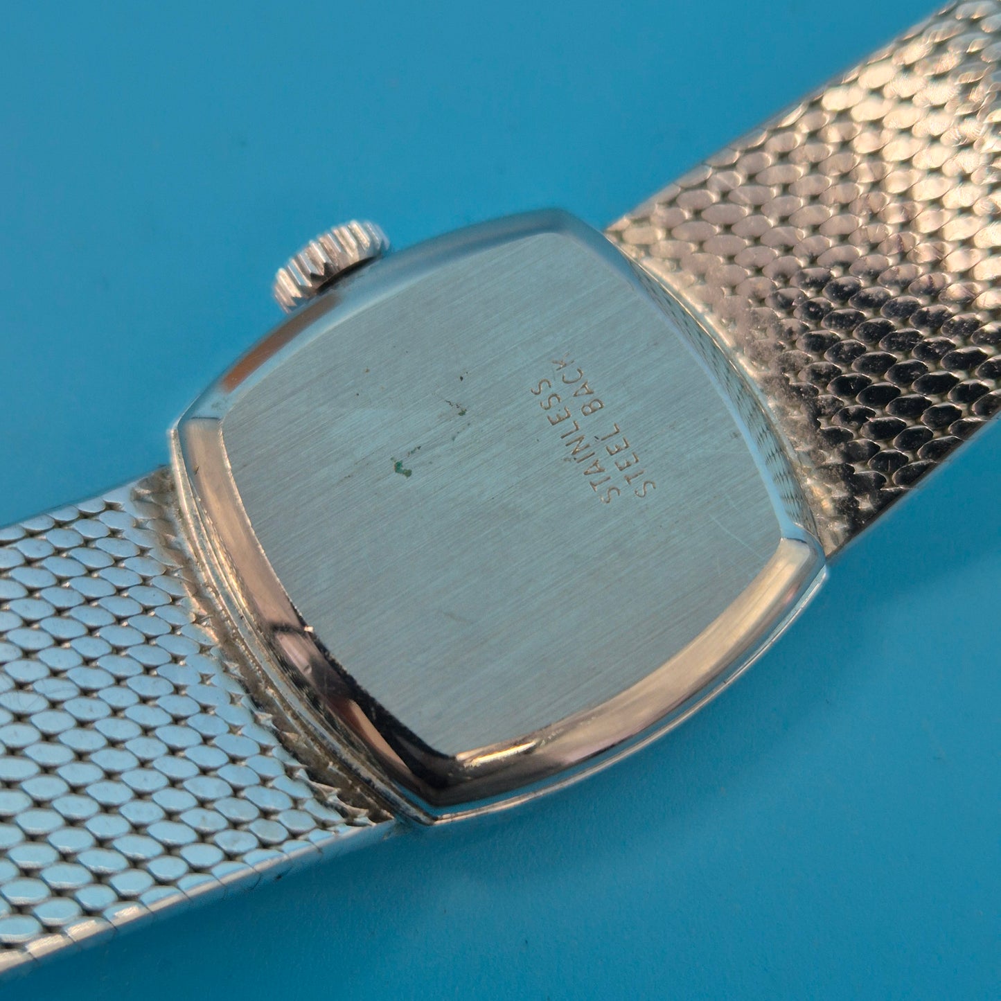Sportliche Swatch Irony Aluminium – Klassische Herren Uhr in Silber & Blau