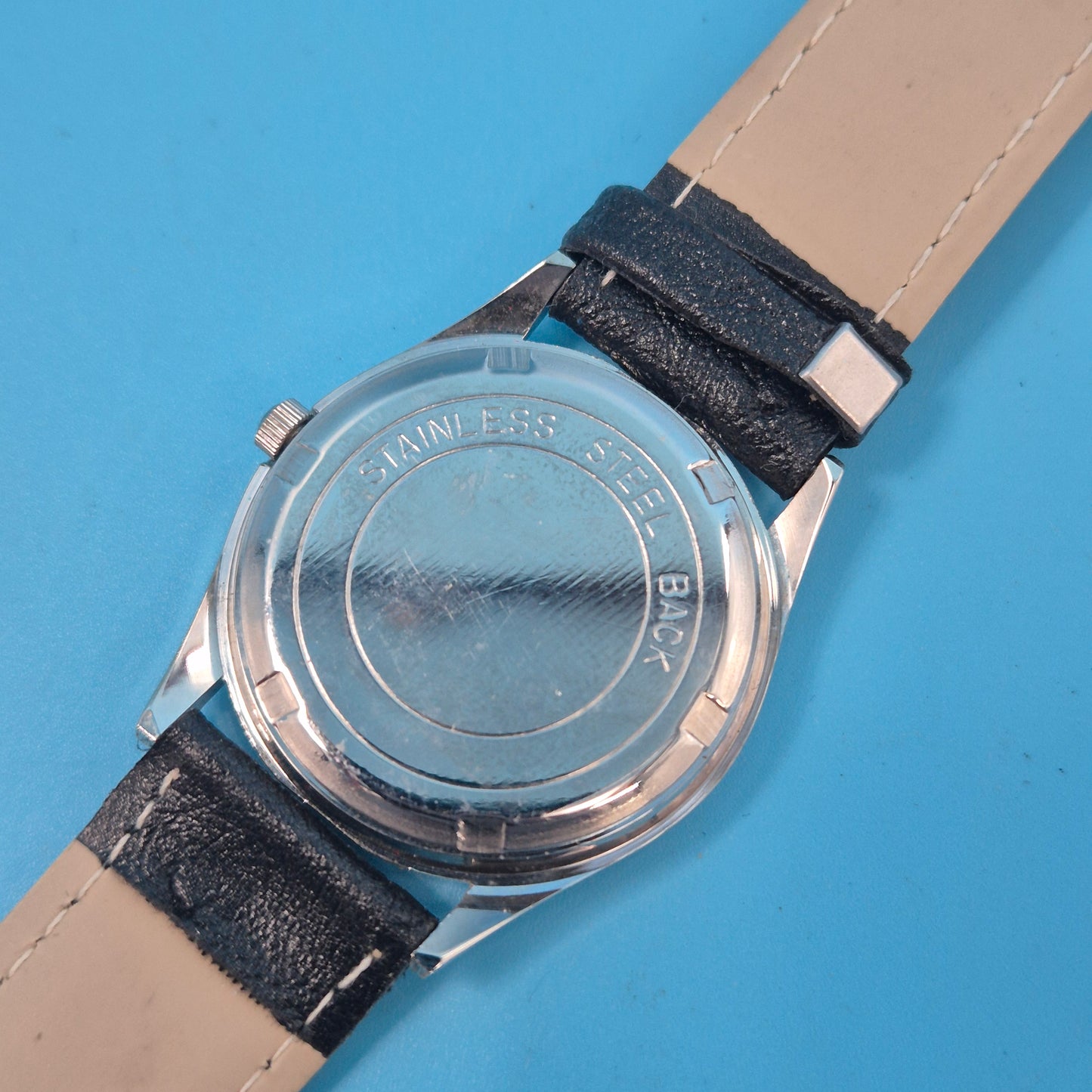 Markenlose Herren Uhr im Pilot Stil – Schwarzes Zifferblatt
