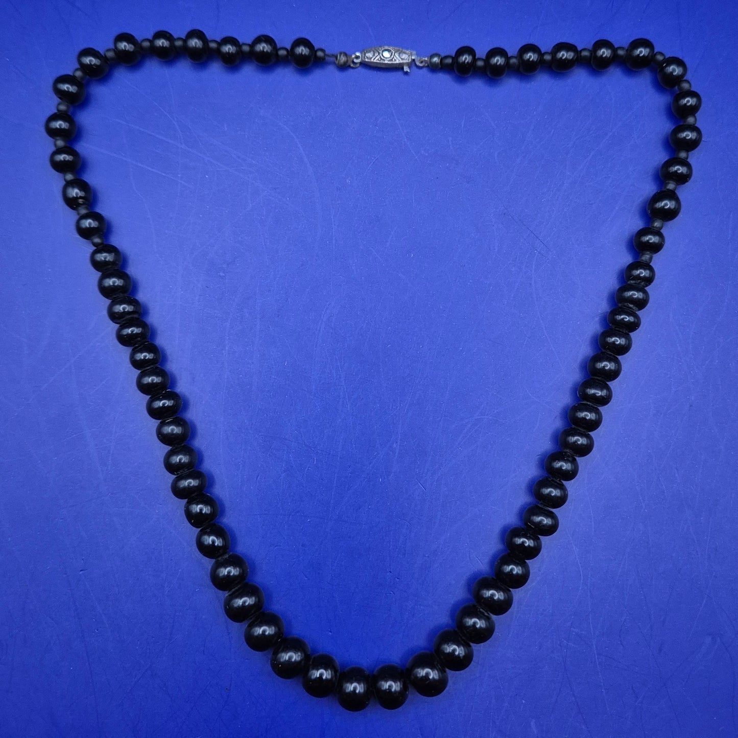 Edle Vintage Perlenkette in Schwarz – Zeitlose Eleganz mit 835 Silber Verschluss