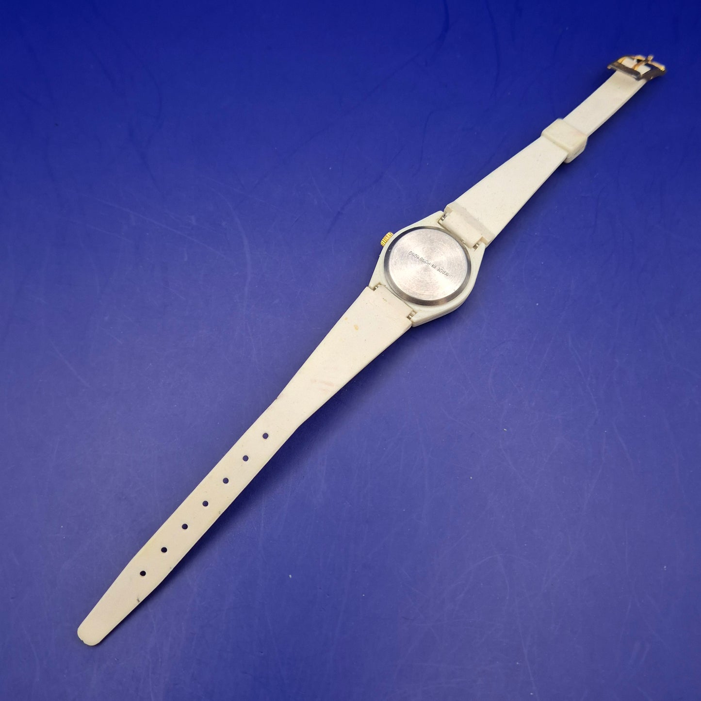 Vintage Damen Uhr – Weißes Gitter-Design mit Retro-Charme