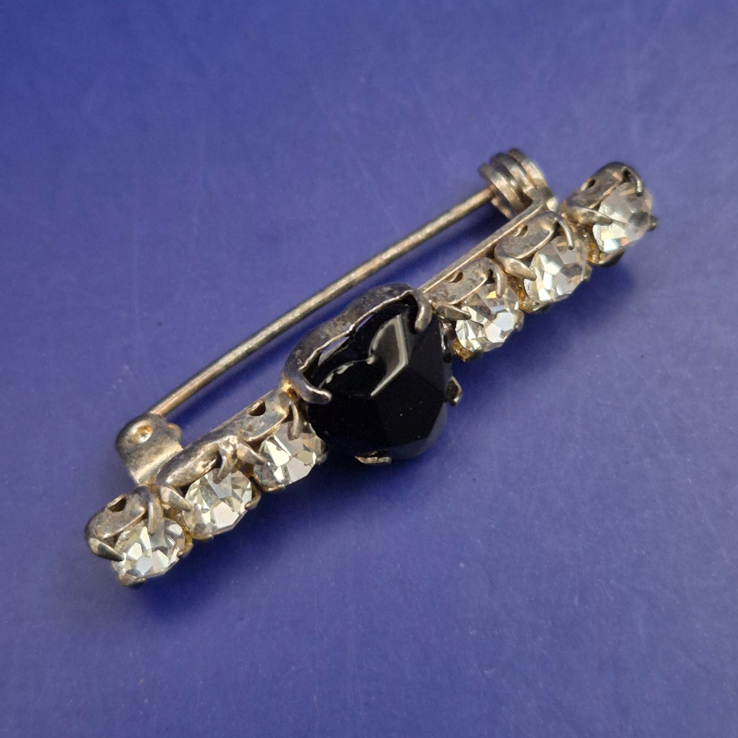 Elegante Vintage Brosche – Herz Design mit Strassbesatz