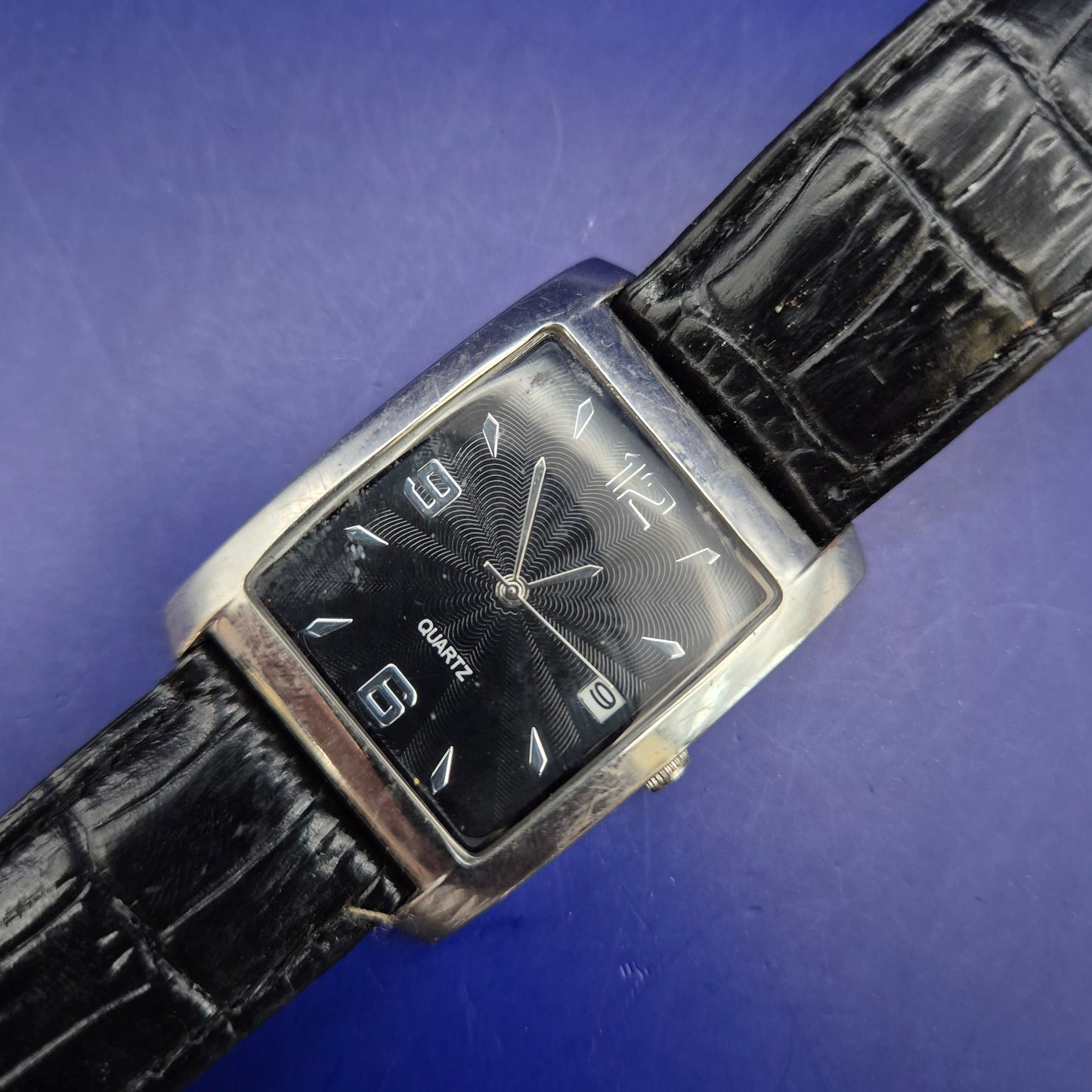 Klassische Herren Uhr mit schwarzem Lederarmband – Zeitloser Business-Look
