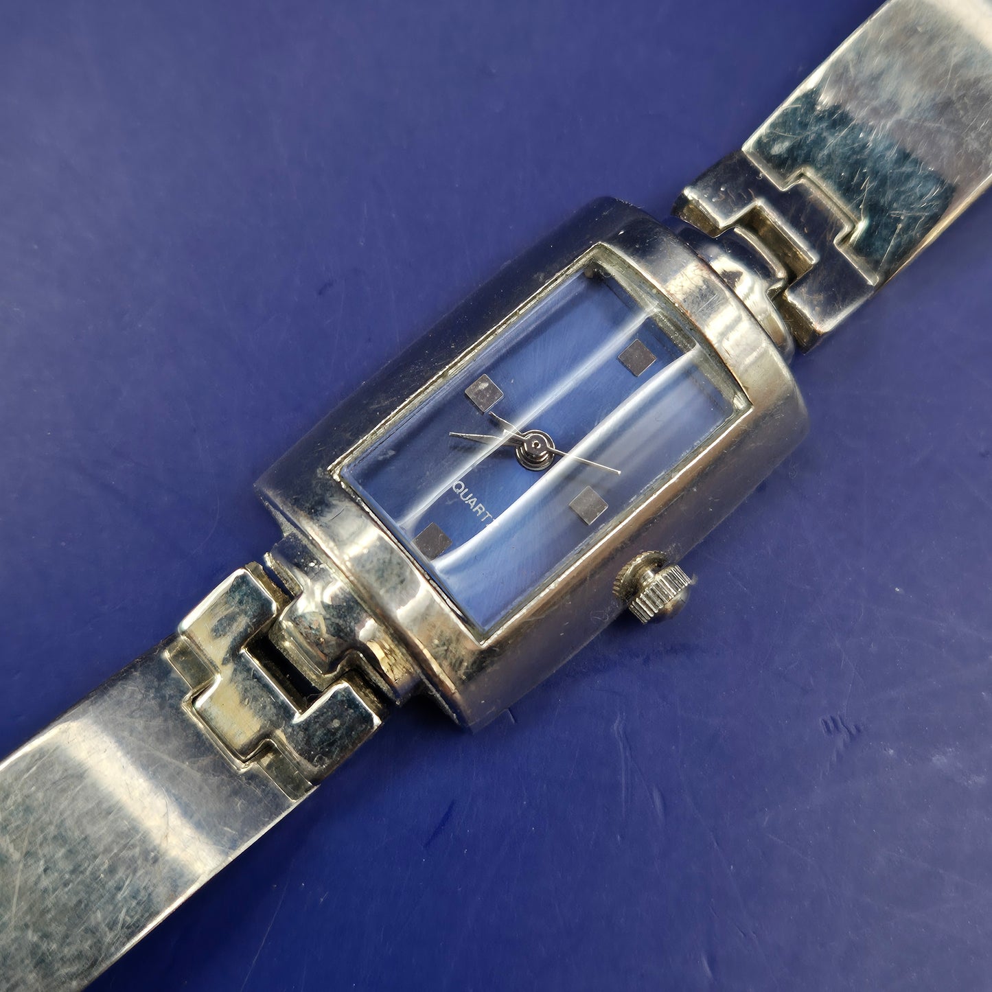 Elegante Yves Poinet Damen Uhr – Klassisch in Silber mit blauem Zifferblatt