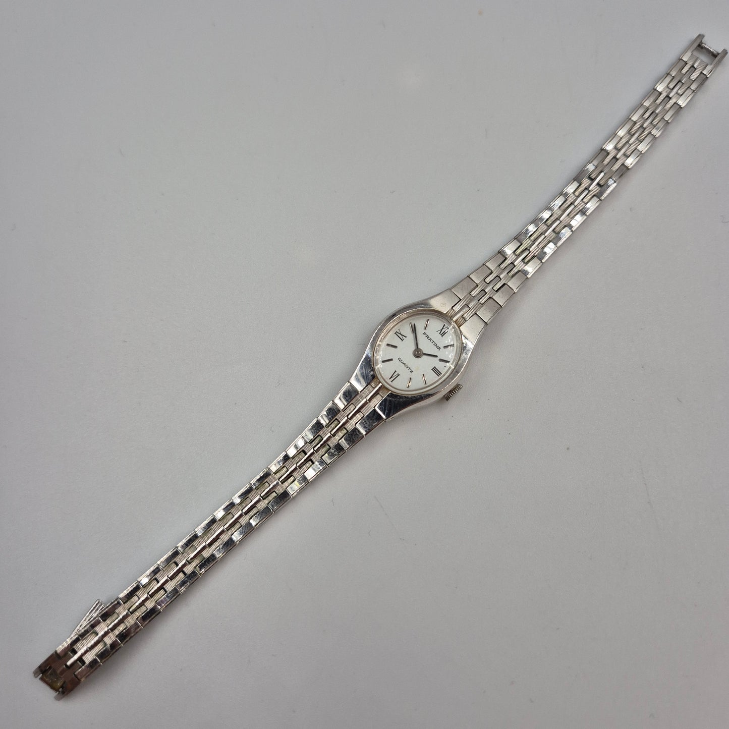 Elegante Pratina Damen Uhr – Klassischer Vintage-Look in Silber