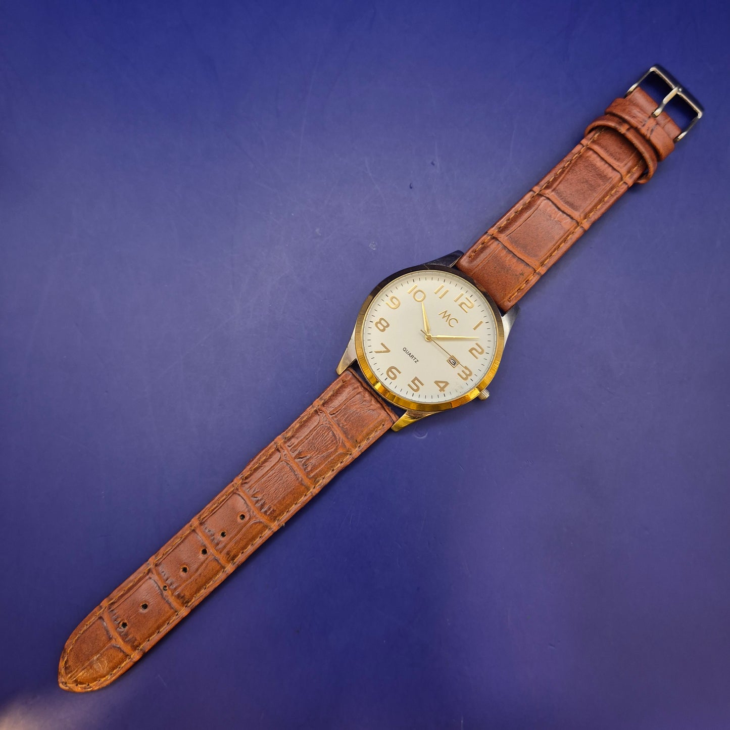 Klassische MC Herren Uhr mit braunem Lederband – Zeitloser Stil