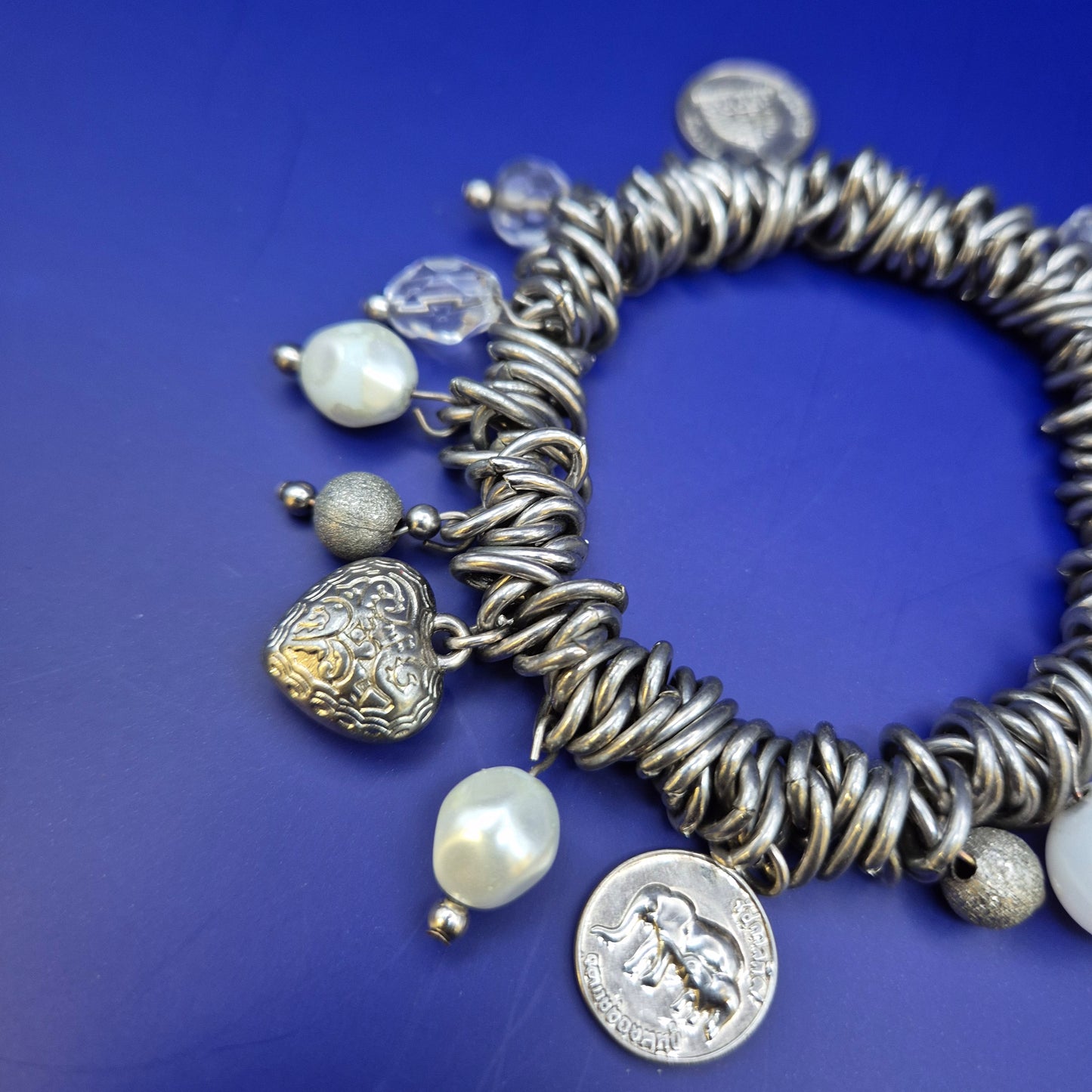 Charmantes Perlen Bettelarmband – Silbernes Design mit Elefanten Motiv