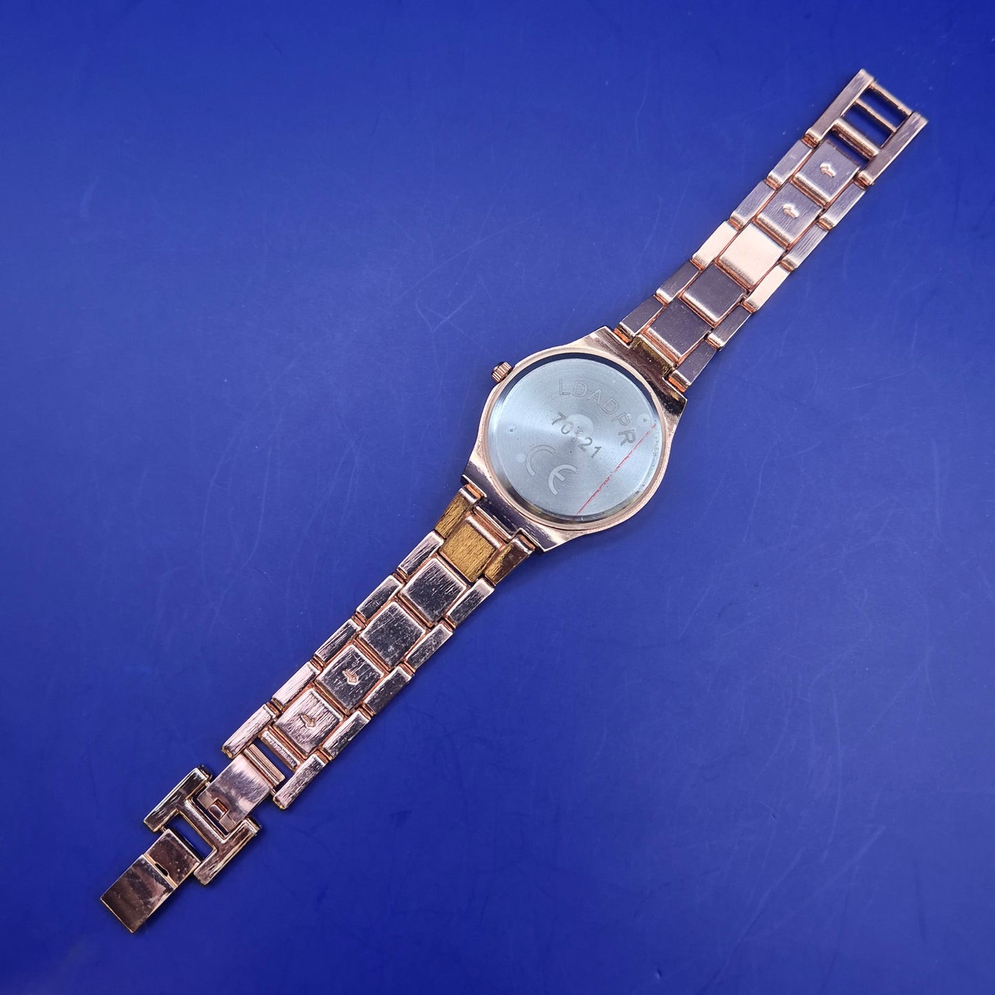 Elegante LDADPR Damen Uhr – Modernes Design in Roségold Optik