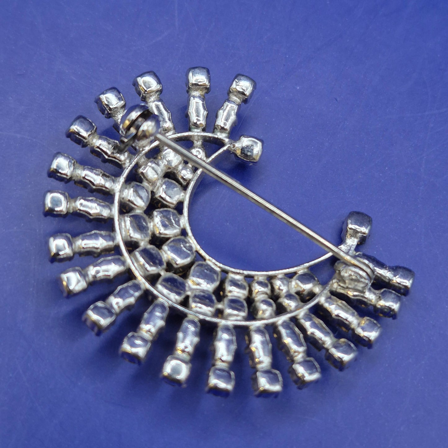 Vintage Brosche Strass LILA | Funkelnde Halbmond Brosche Mode Schmuck