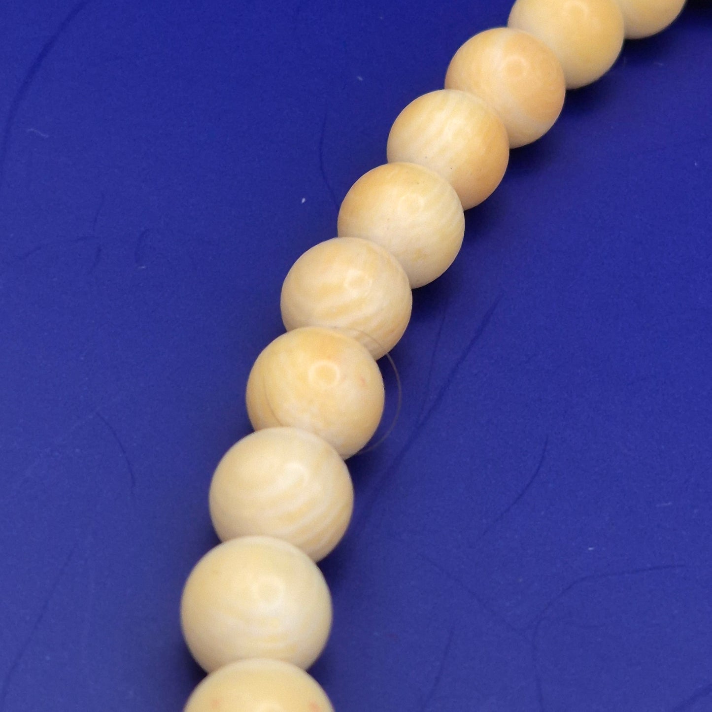 Elegante Vintage Perlenkette mit Verlauf in Creme