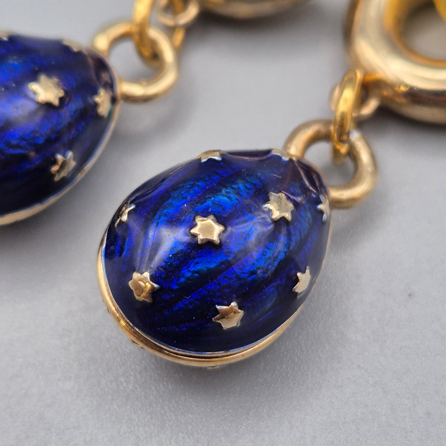 Vintage Ohrhänger Goldfarben mit blauen Emaille Sternen Anhängern