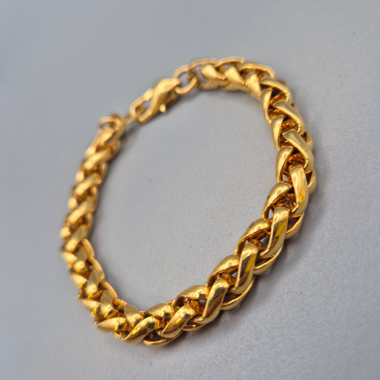Goldfarbenes Panzerarmband Weizenmuster Vintage Stil
