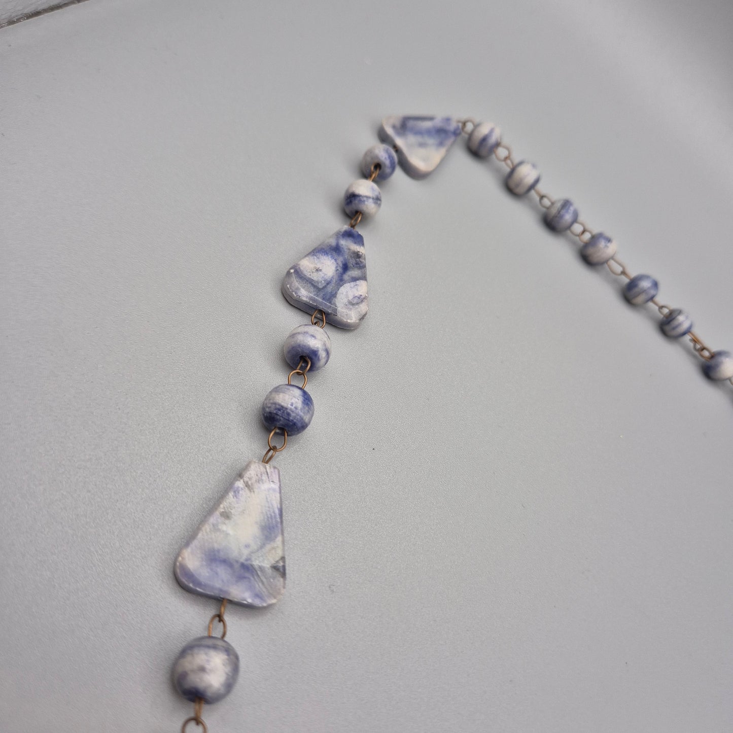 Vintage Kette Blau Weiß Marmorierte Perlen Geometrische Elemente