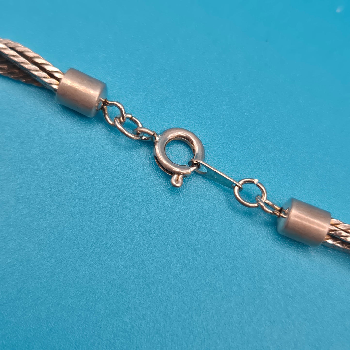 Elegante Vintage Dreireihige Kordelkette mit Fischgrätmuster
