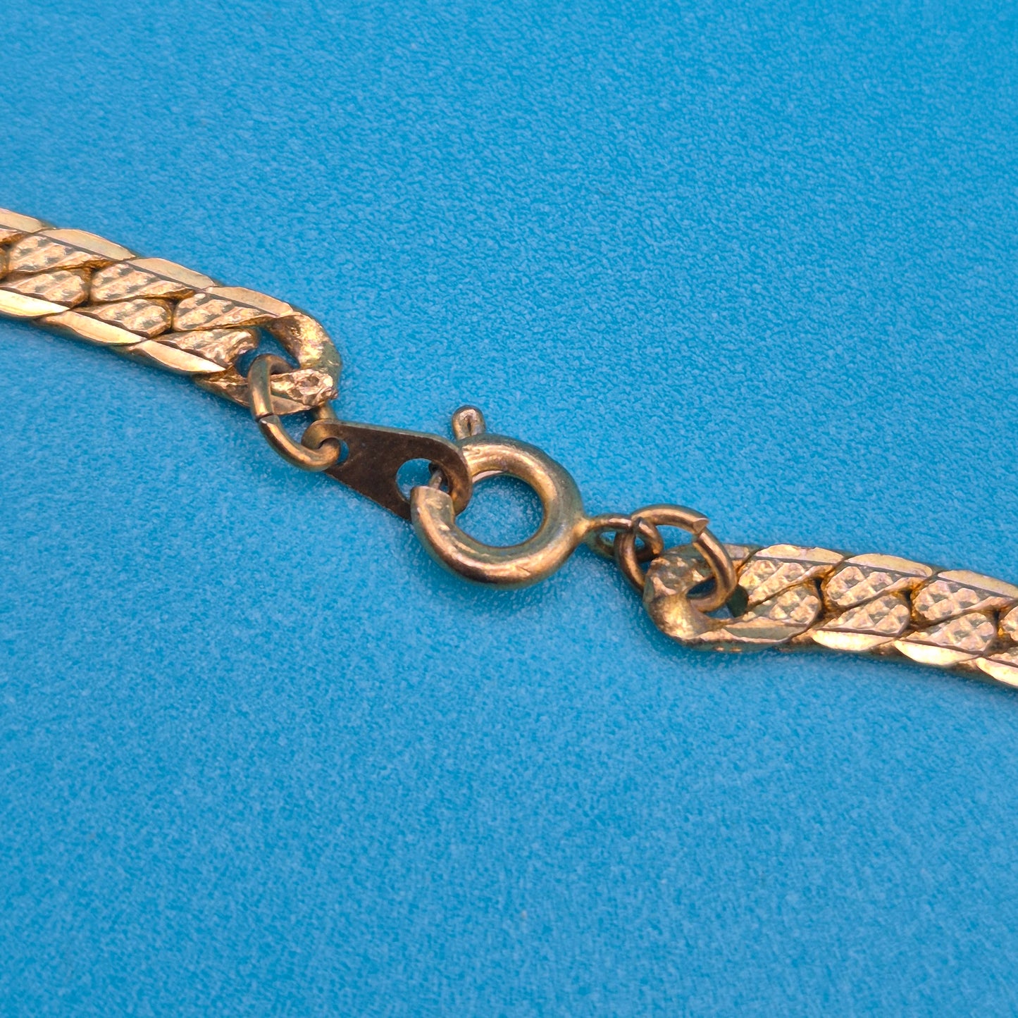 Elegante Vintage Gold-Kette mit zartem Zirkonia-Blütenanhänger