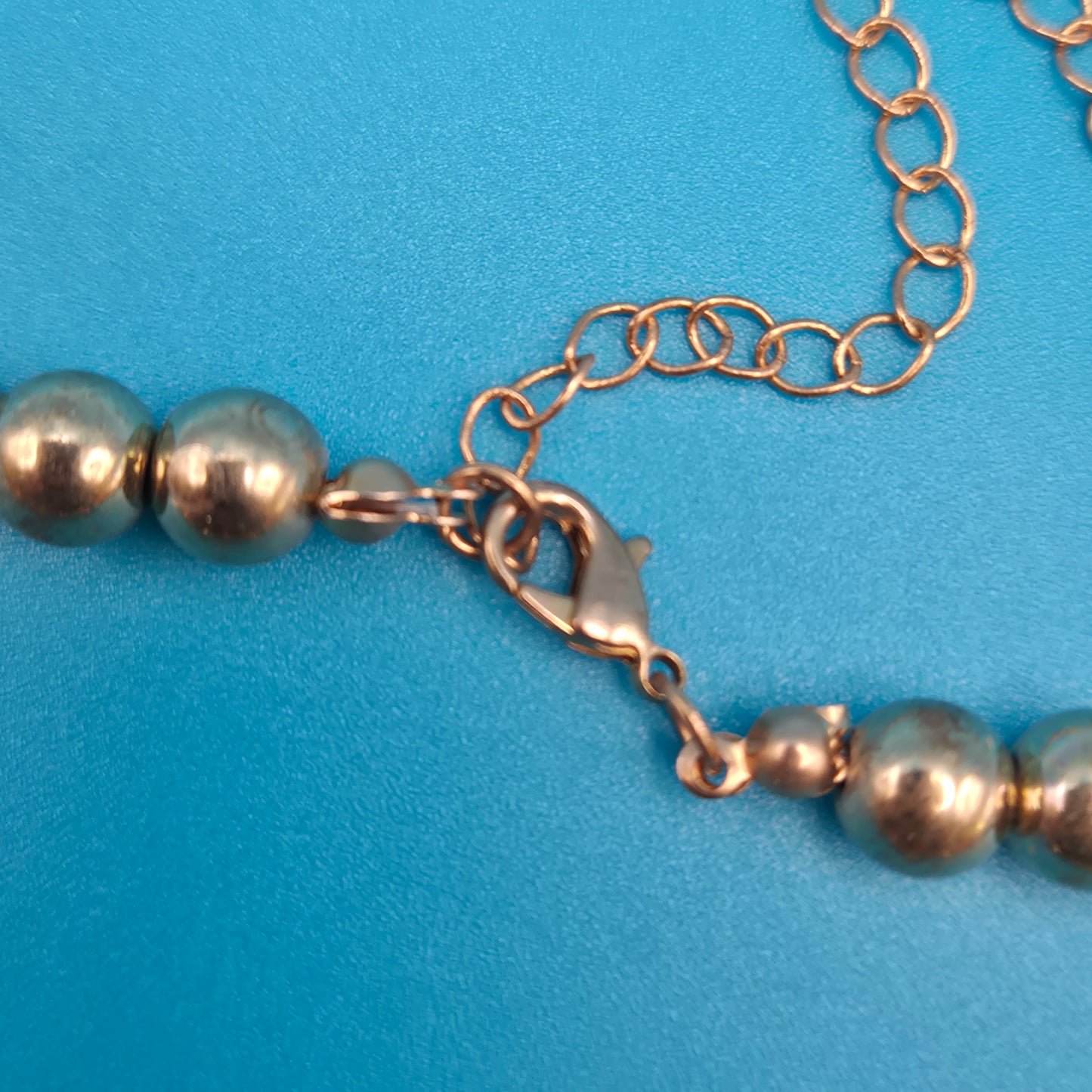 Vintage Statement Kette in Goldoptik mit geometrischen Akzenten