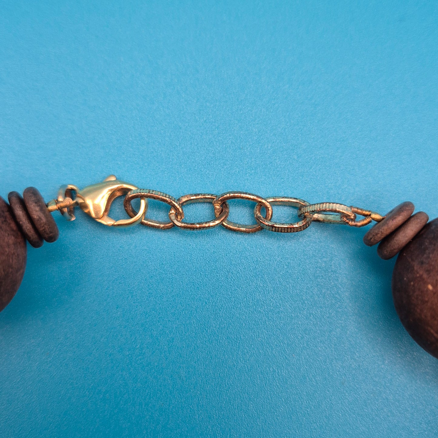 Vintage Statement-Kette Holzperlen mit zentralem Riffel-Element Boho Chic