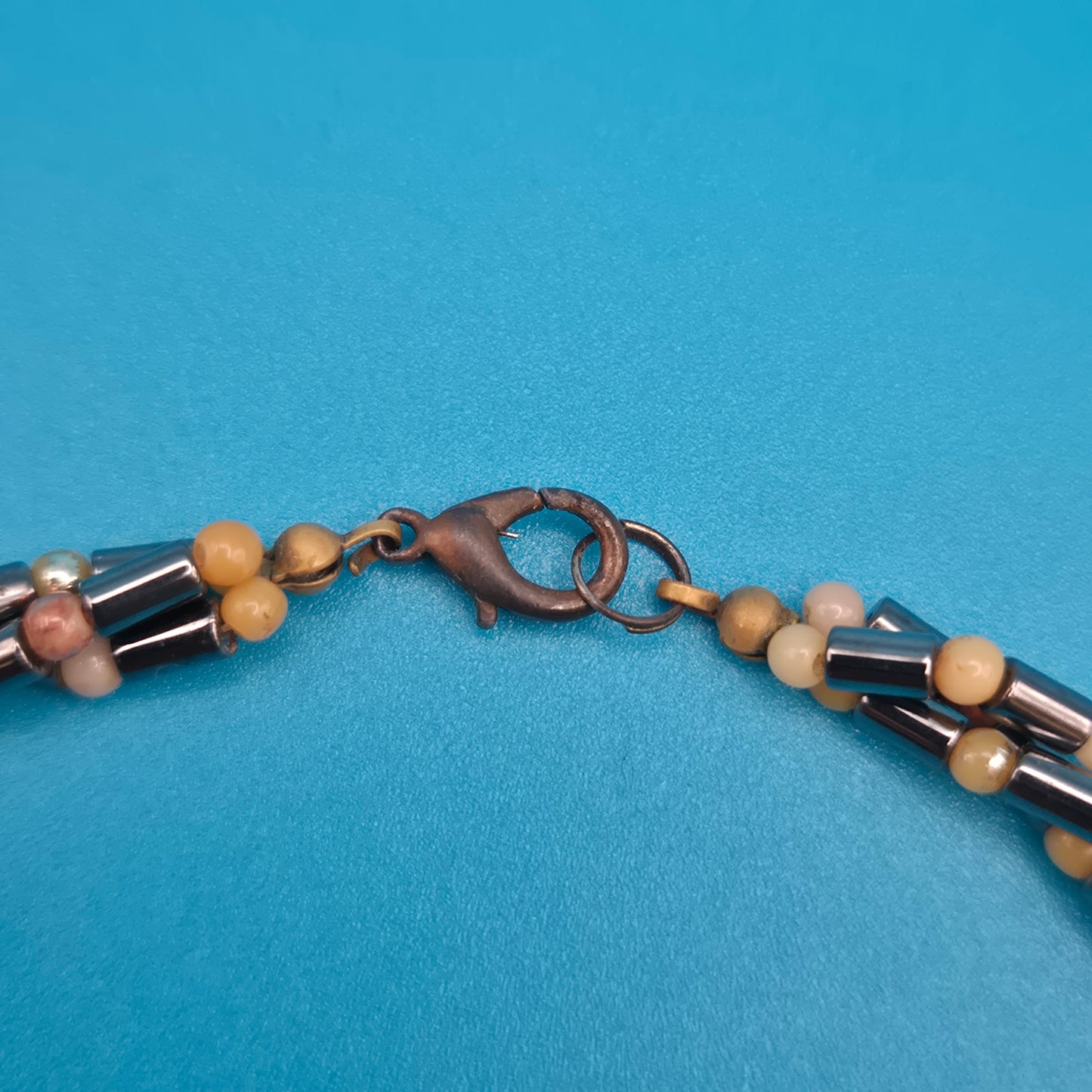 Vintage Perlenkette mit Hämatit-Elementen gedrehtes Design