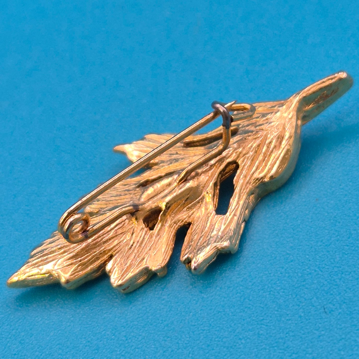 Vintage Blatt-Brosche in Goldoptik filigranes Design