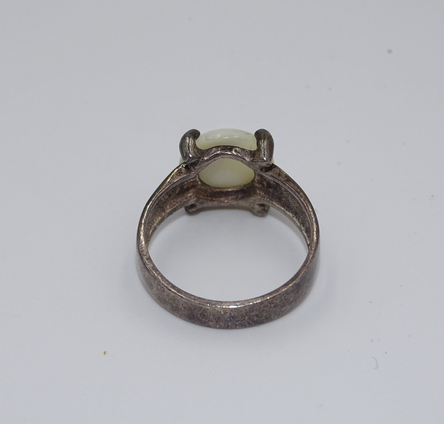 Silberring mit ovalem Mondstein - Größe 56