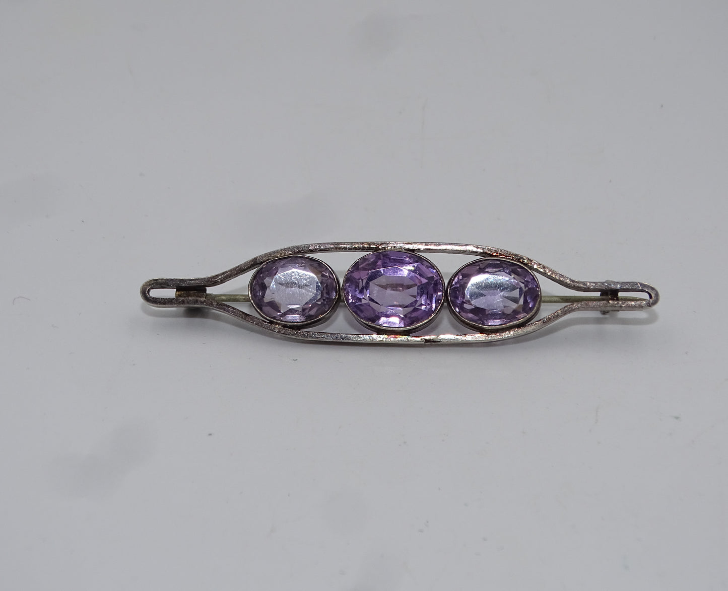 Silber Brosche Handarbeit mit Amethyststeinen
