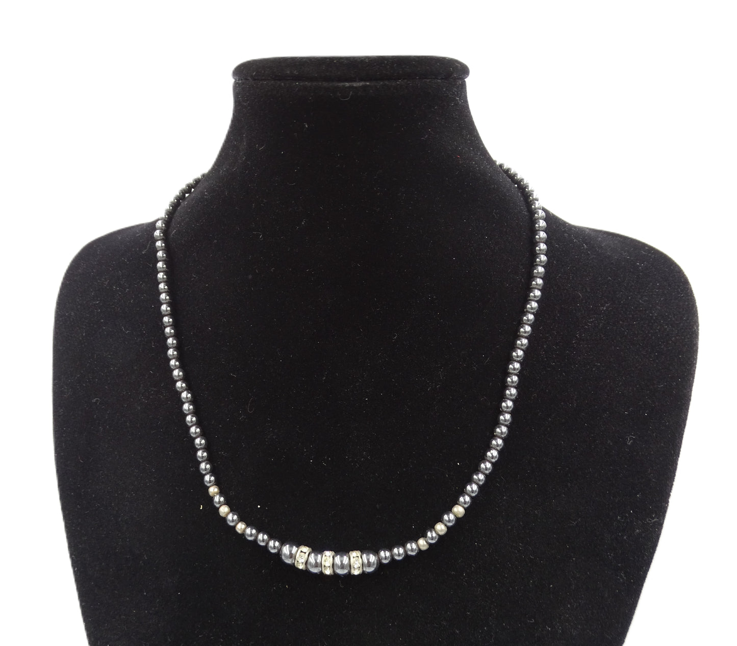 Vintage Hämatin Halskette - Eleganz und Mystik vereint