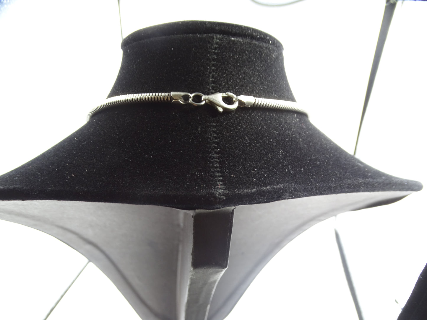 Tigerauge Herz Anhänger mit Silberkette 925 – Ein stilvolles Schmuckstück