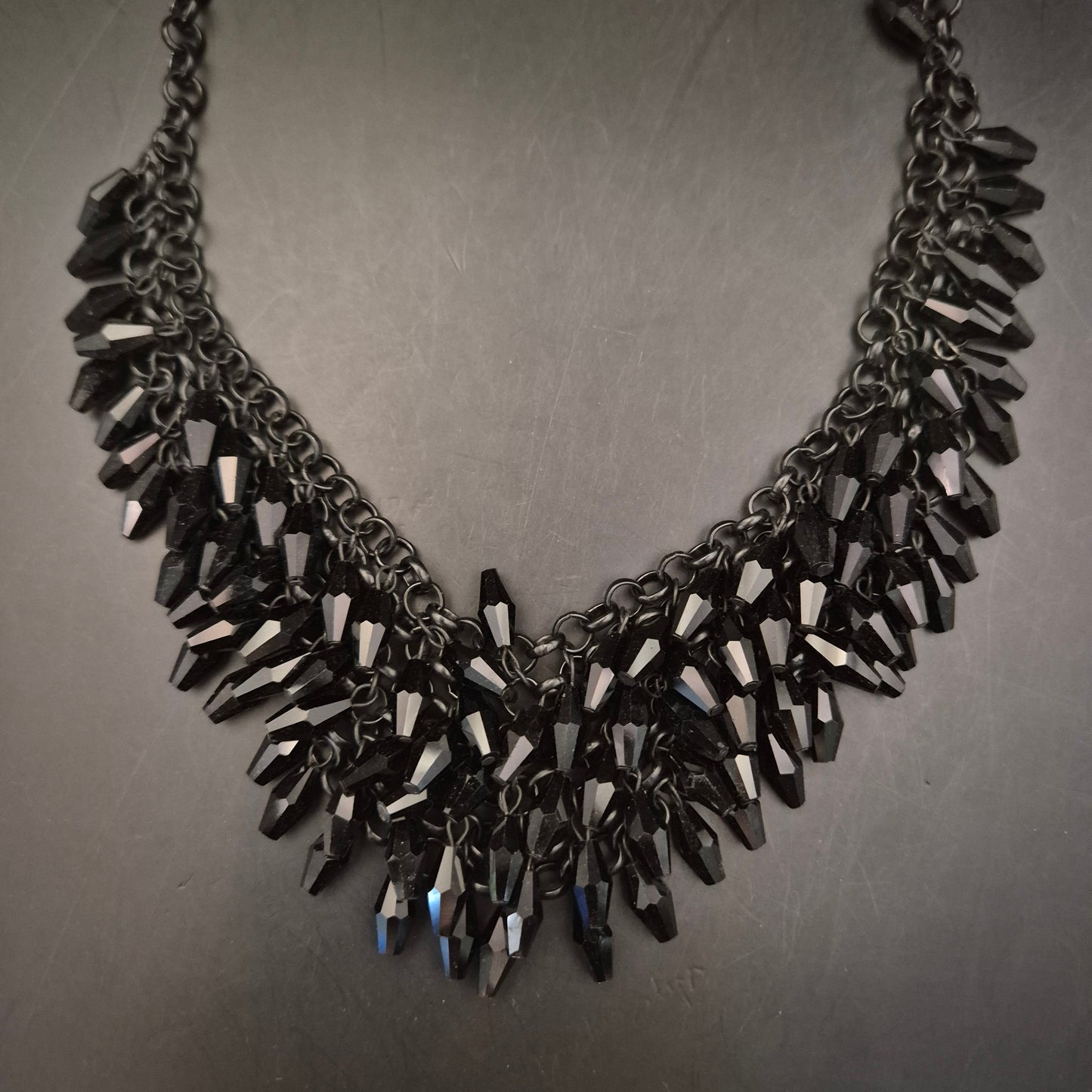 Elegante Statement Kette mit facettierten schwarzen Glasperlen - Bild 7