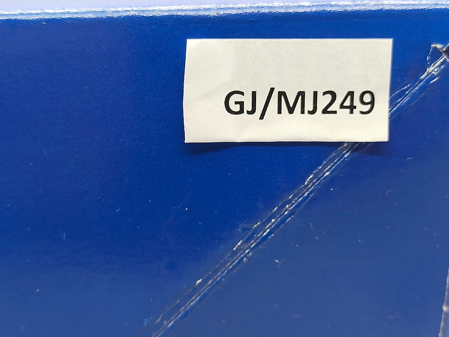 Goebel Hummel Figur "Apple Tree Girl" – Mit Original Verpackung und Zertifikat