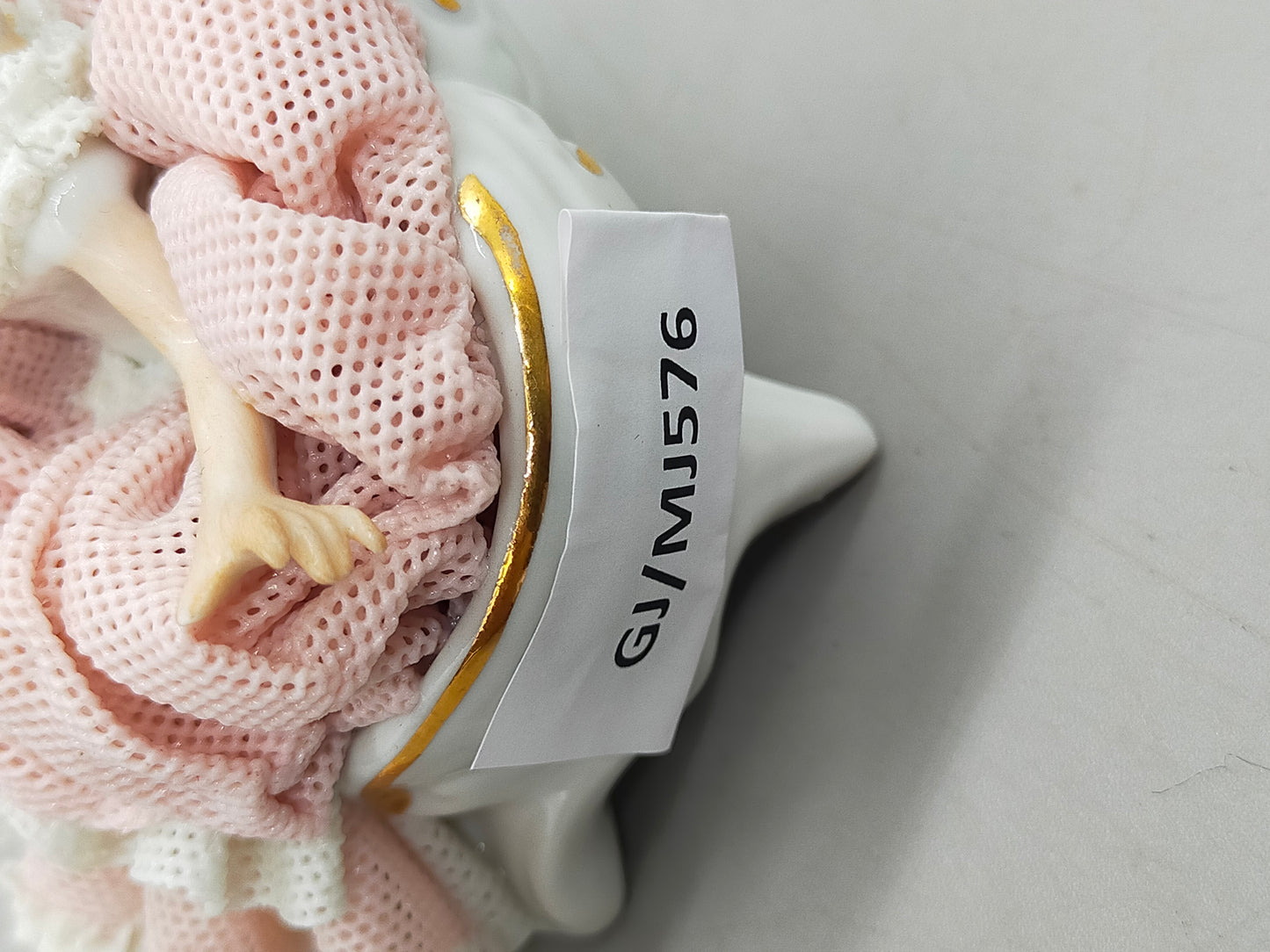 Dresdner Porzellanfigur Rokoko Dame im Spitzenkleid Handarbeit