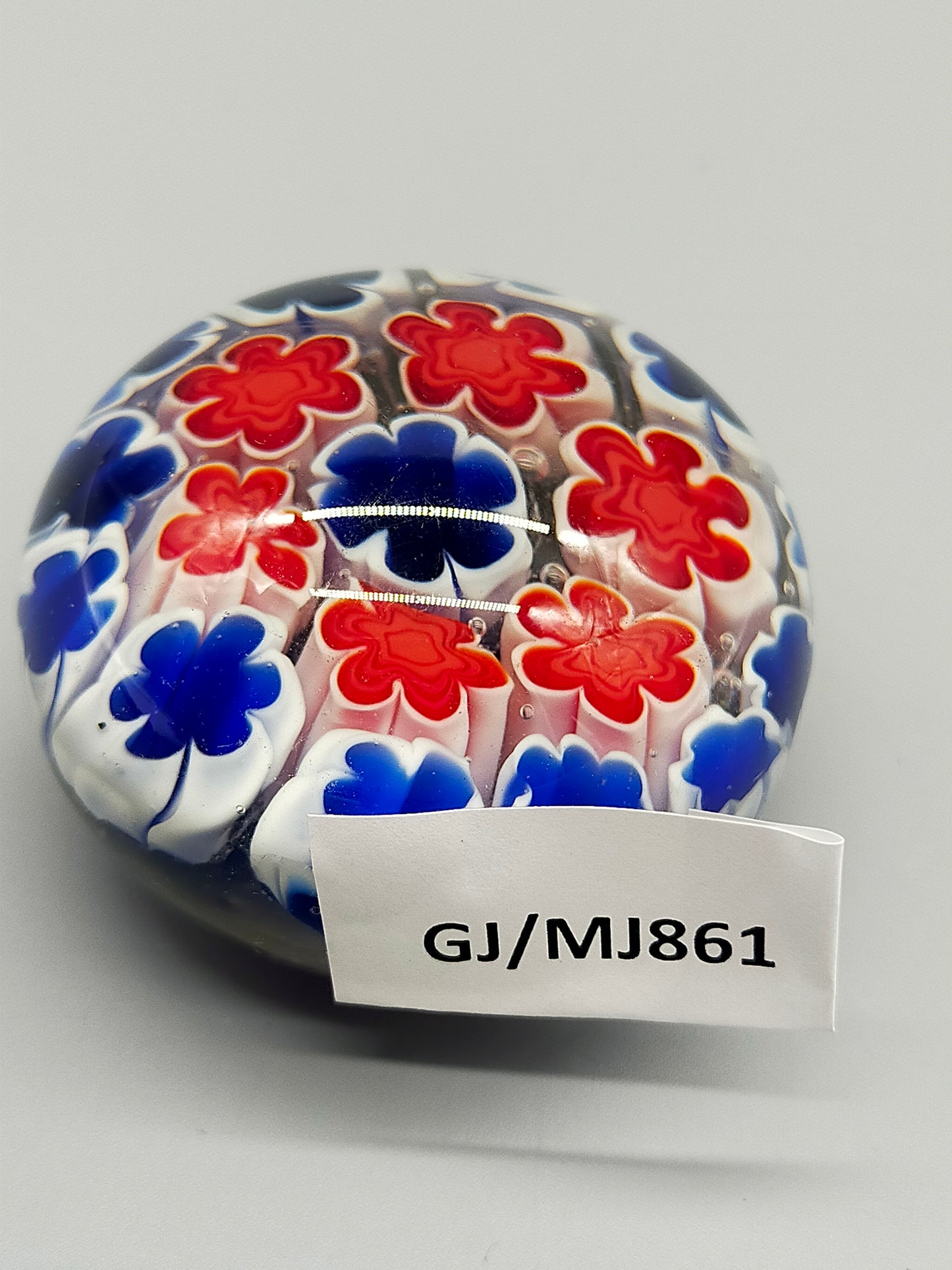 Farbenfroher Millefiori Briefbeschwerer Kunstvolles Glasobjekt