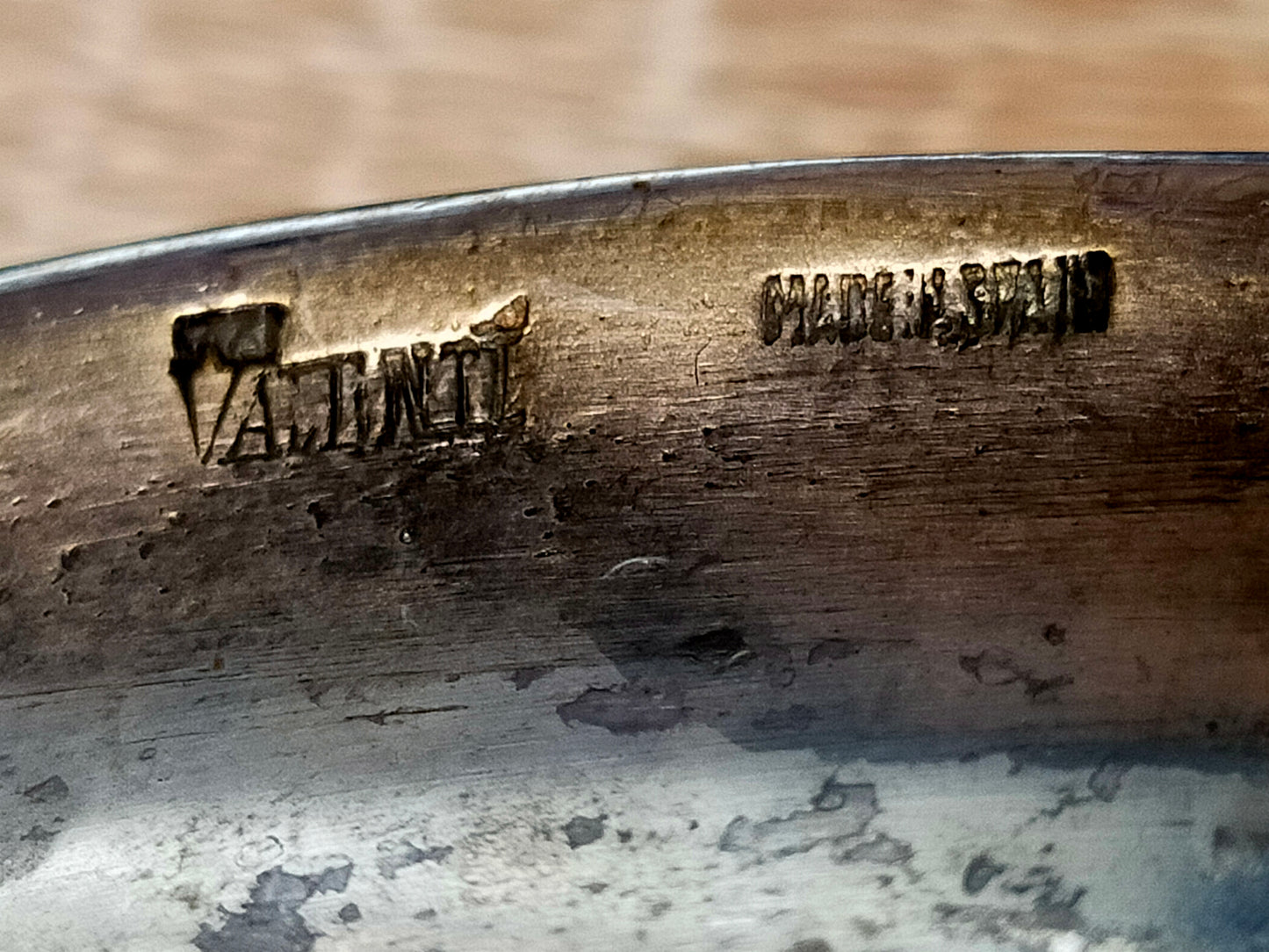 Edle Valenti Deko Schale Versilbert Rundes Design mit Rillenstruktur