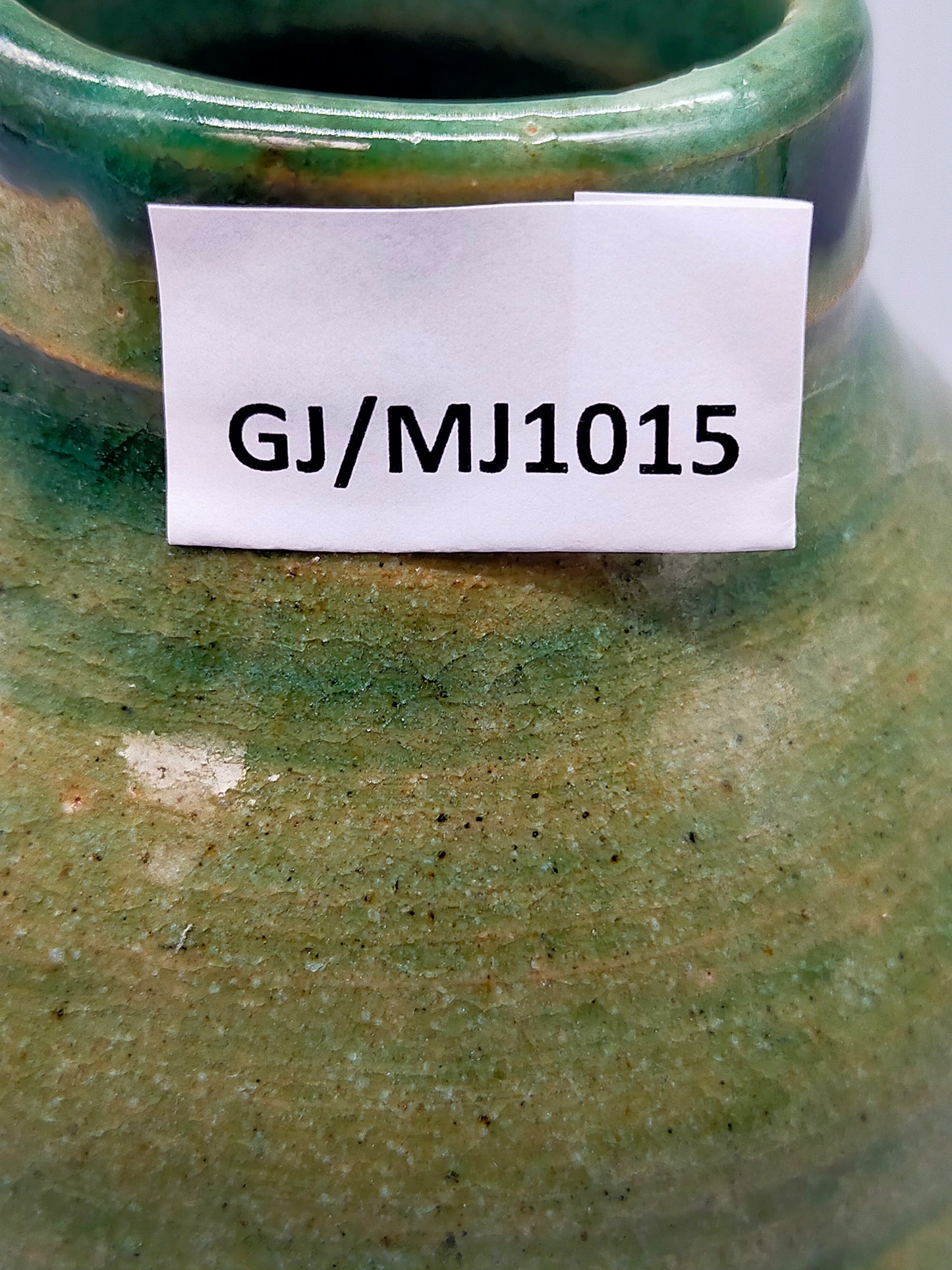 Rustikale Studio Keramik Vase Grünes Design mit Künstler-Signatur