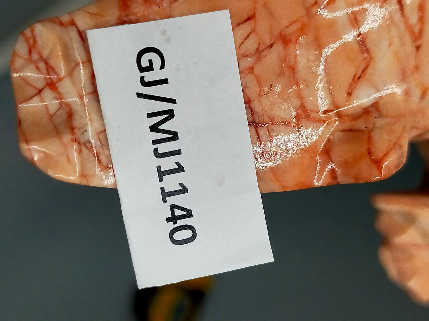 Handgeschnitztes Krokodil aus Naturstein Einzigartige Steinskulptur